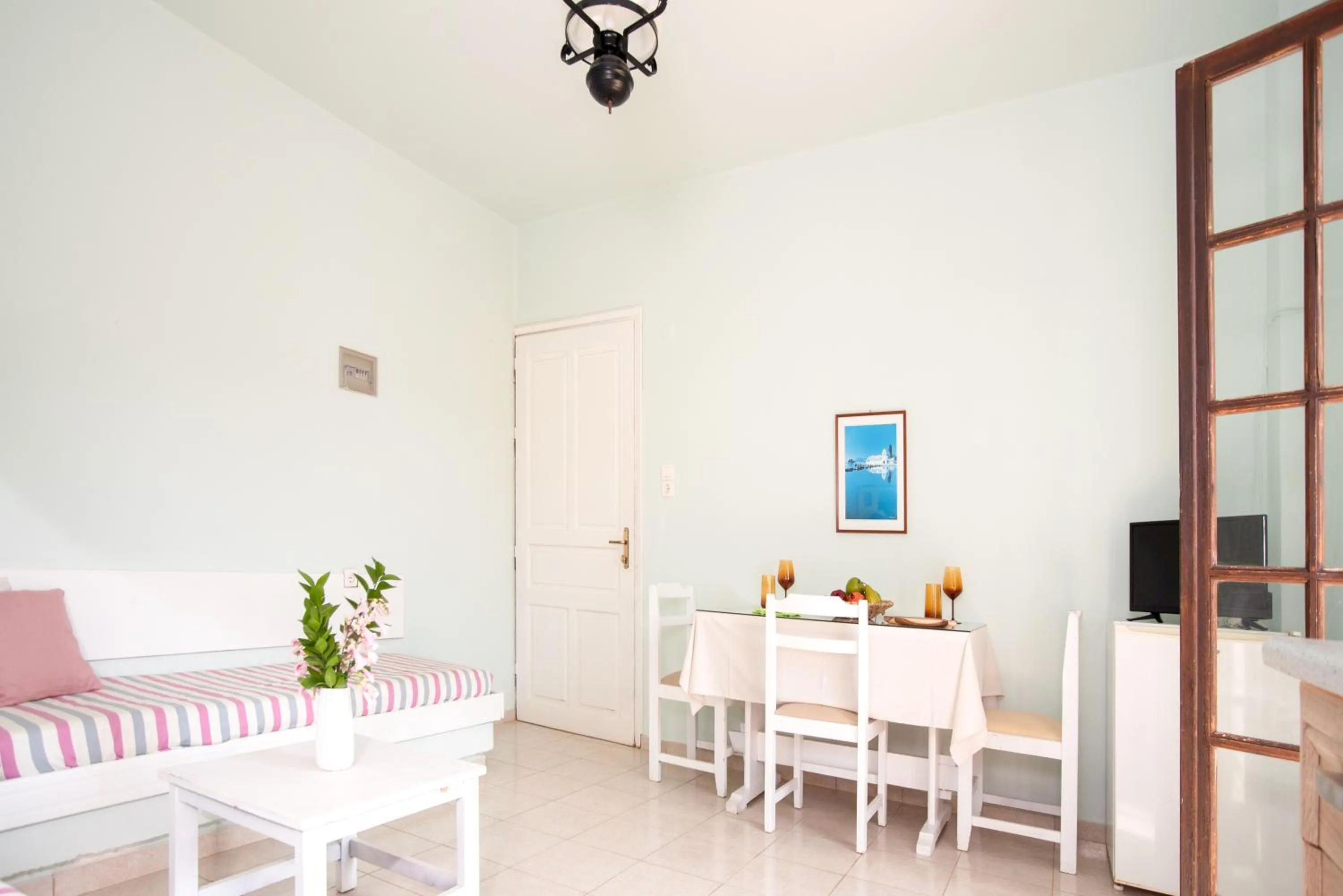 Seating area in Alexandra Apartments