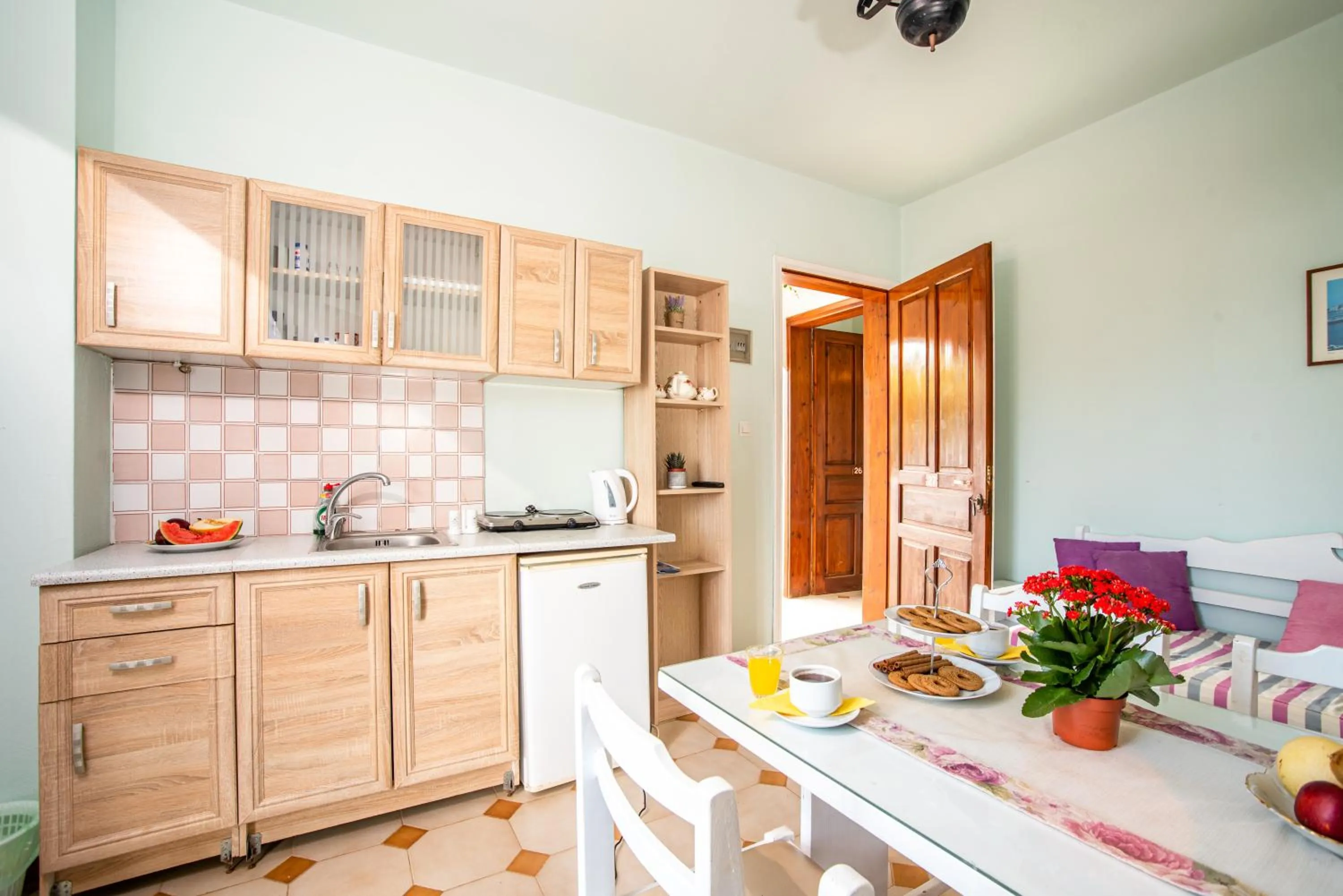Kitchen or kitchenette in Alexandra Apartments