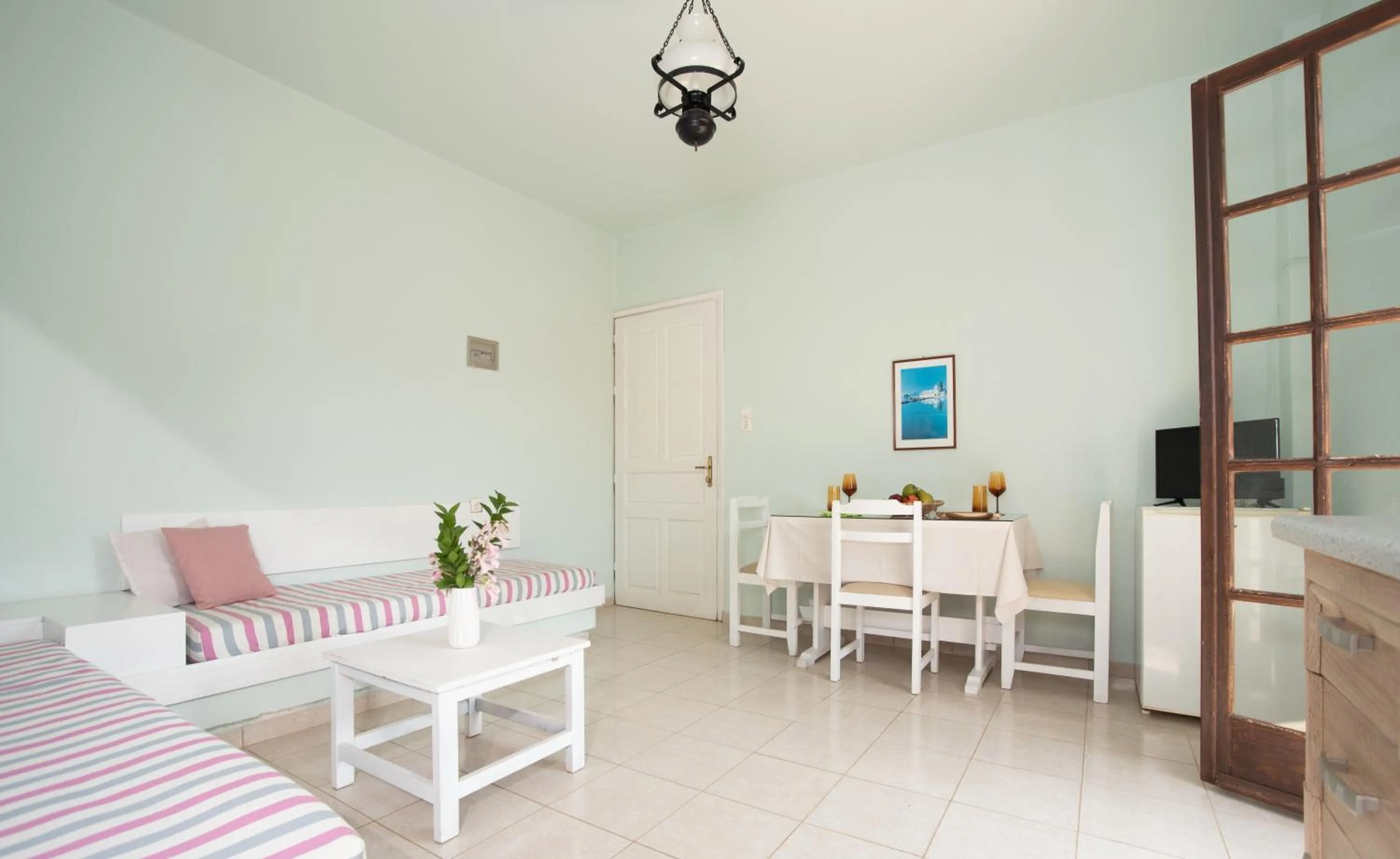 Living room in Alexandra Apartments