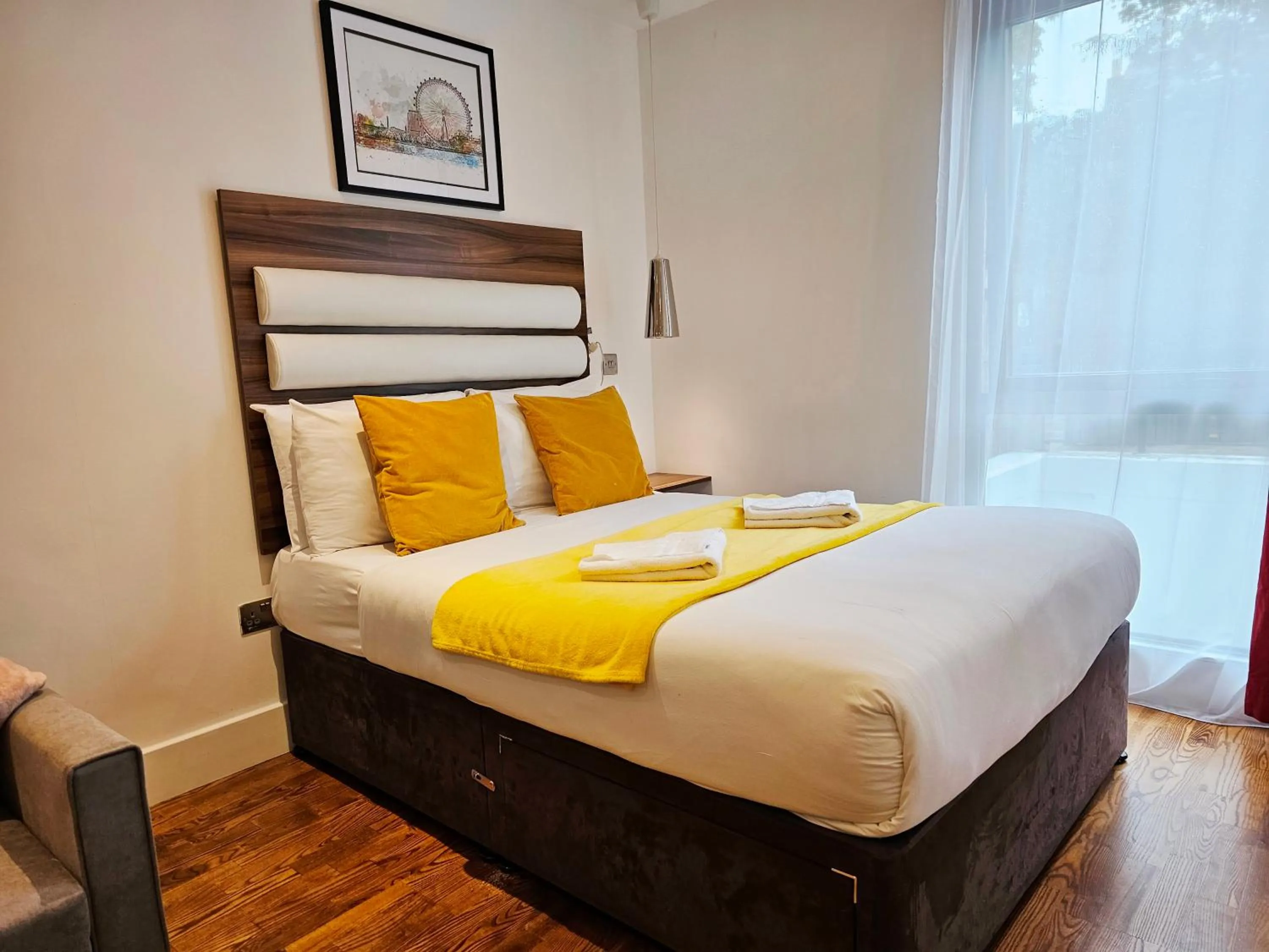 Bed in Camden Prime ApartHotel