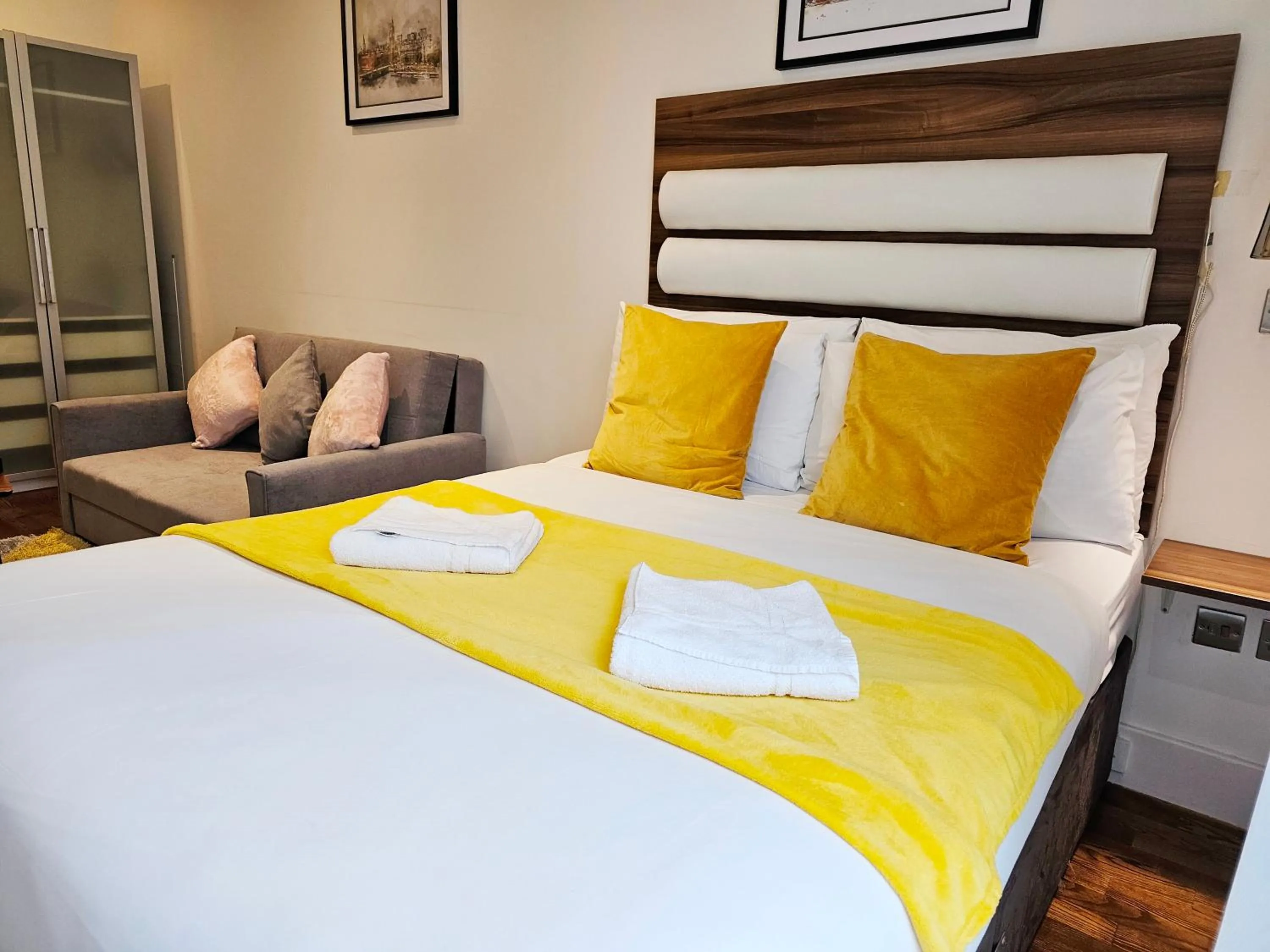 Bed in Camden Prime ApartHotel