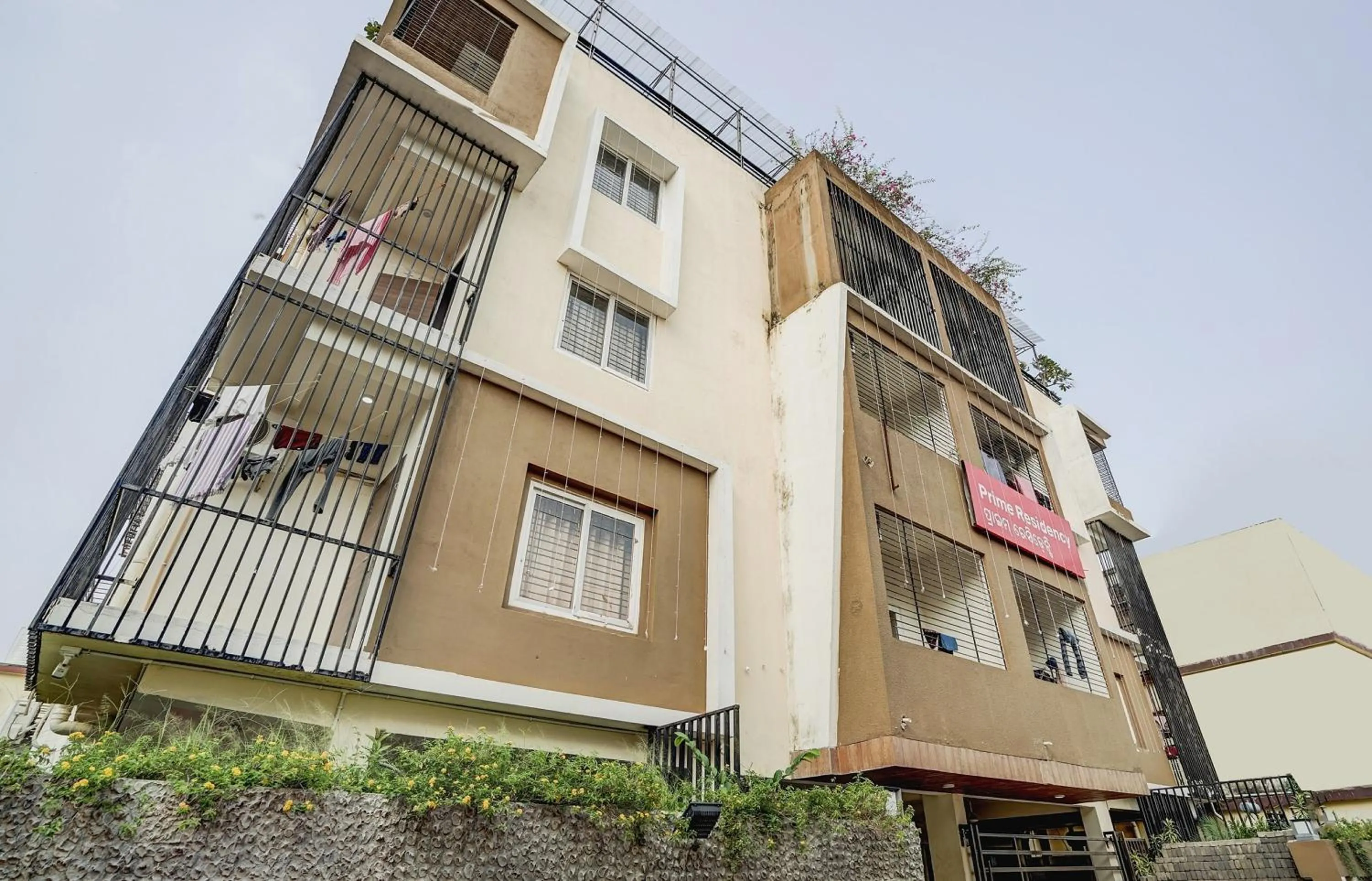 Facade/entrance in Super Capital O Sayhallo Prime Residency