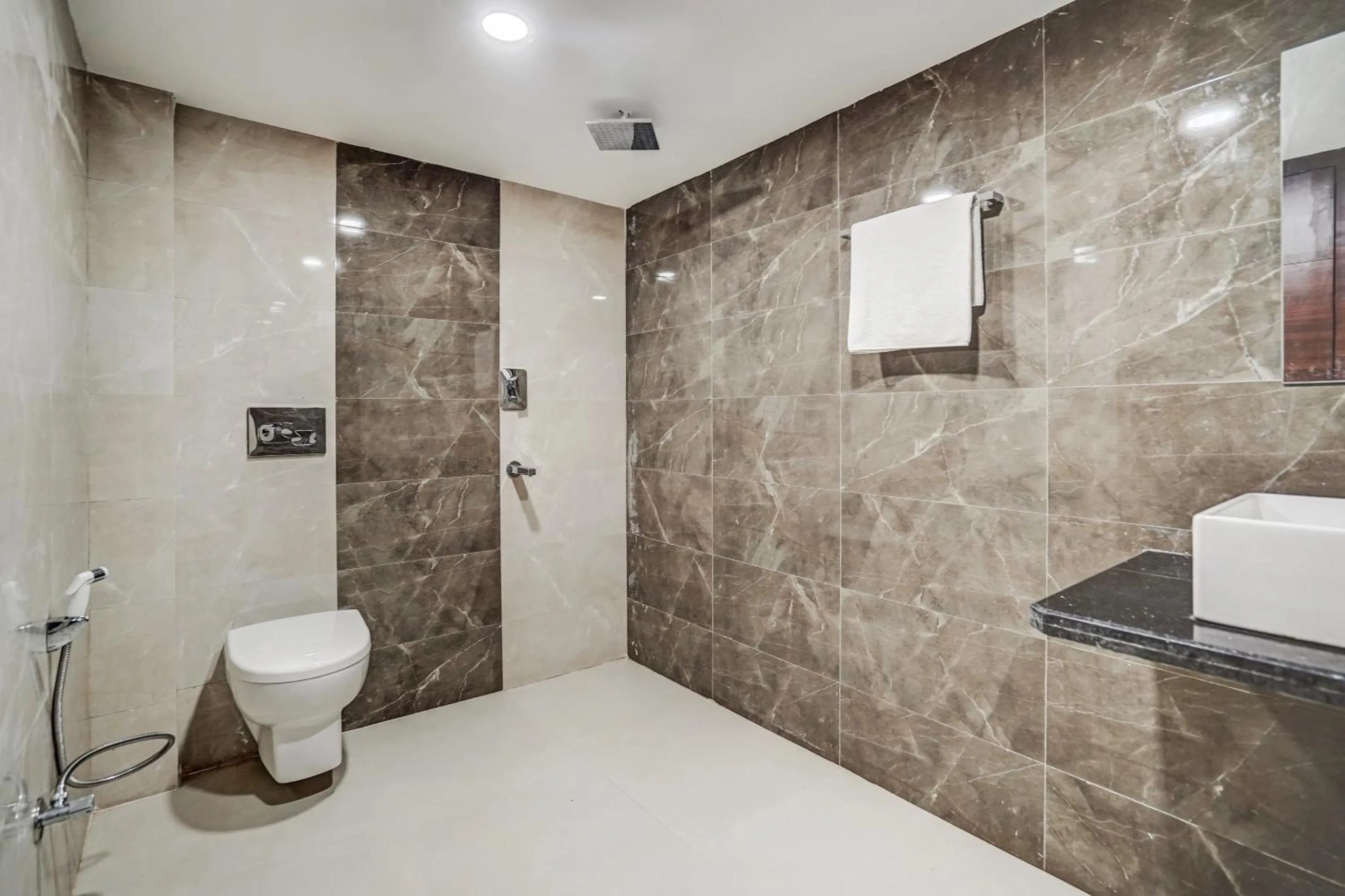 Bathroom in Super Capital O Sayhallo Prime Residency