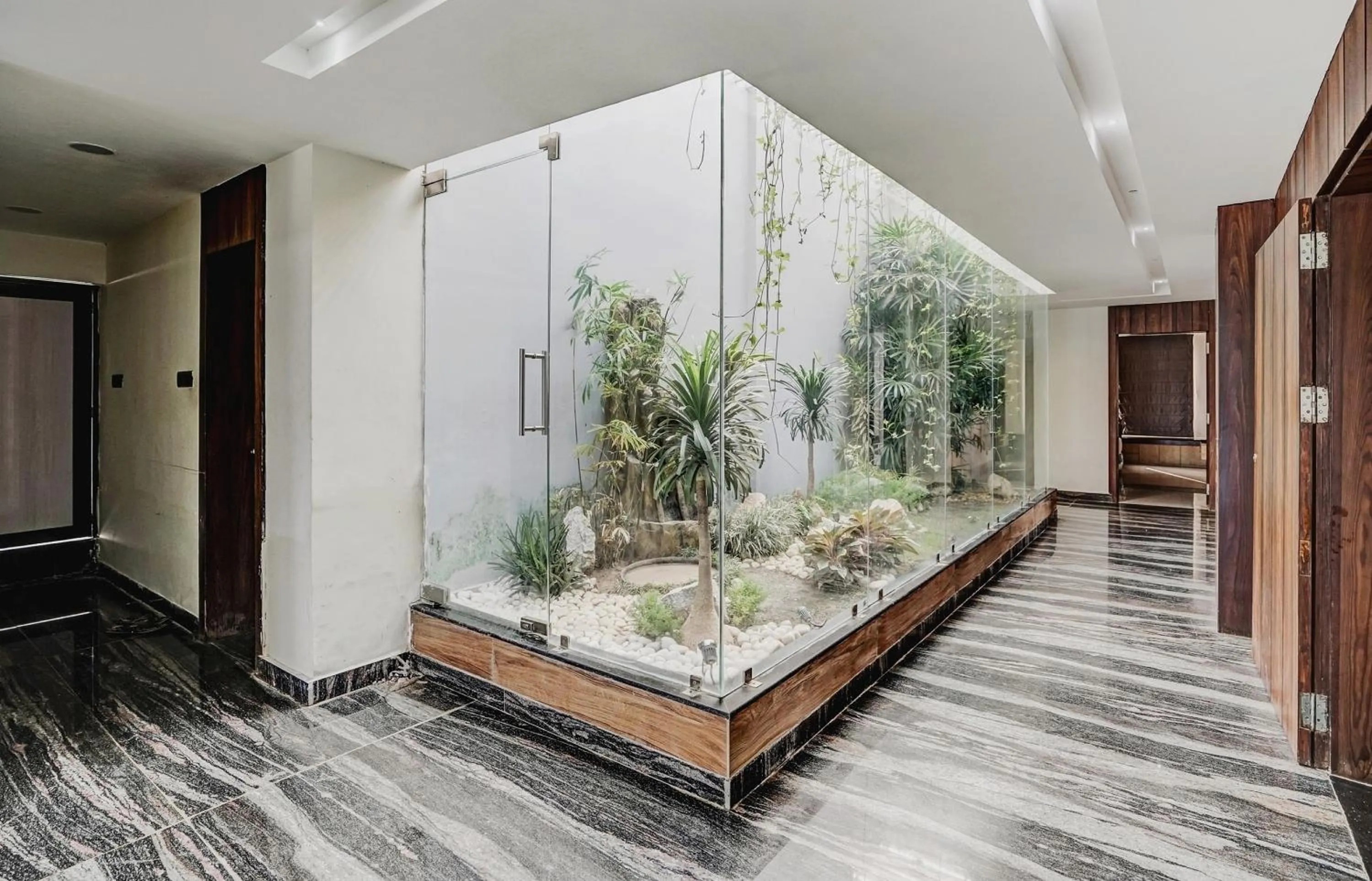 Lobby or reception in Super Capital O Sayhallo Prime Residency