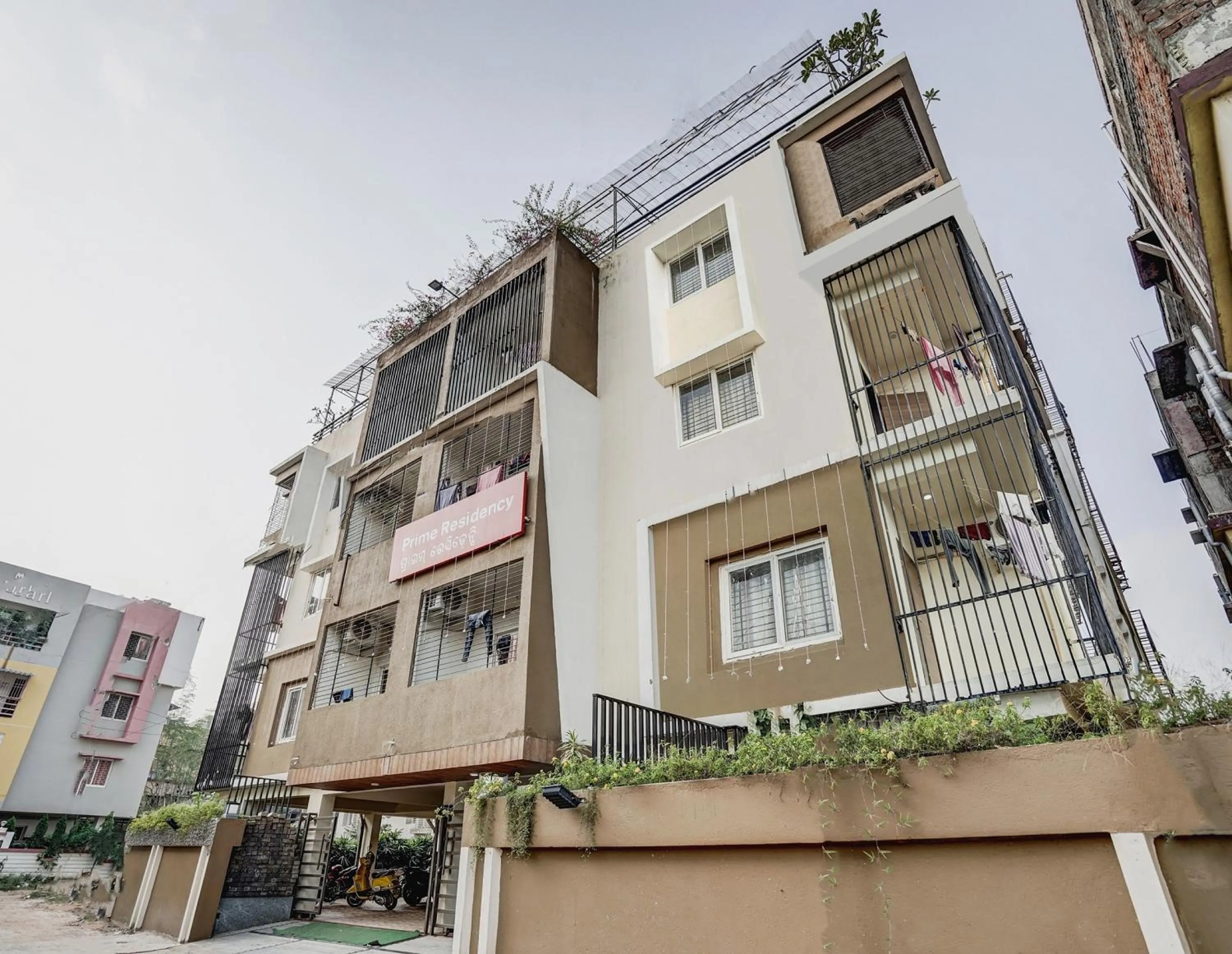 Facade/entrance in Super Capital O Sayhallo Prime Residency