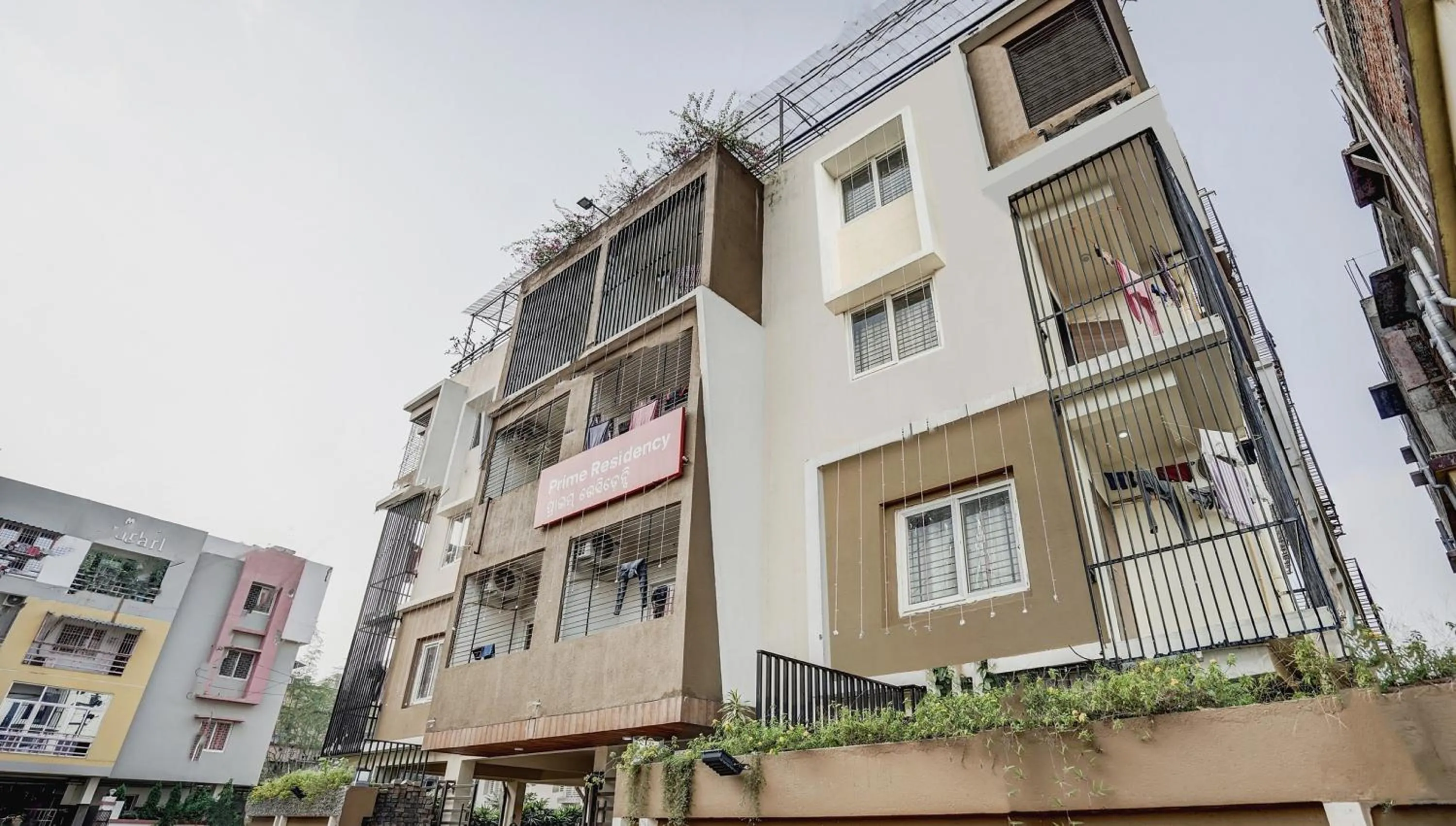 Facade/entrance in Super Capital O Sayhallo Prime Residency