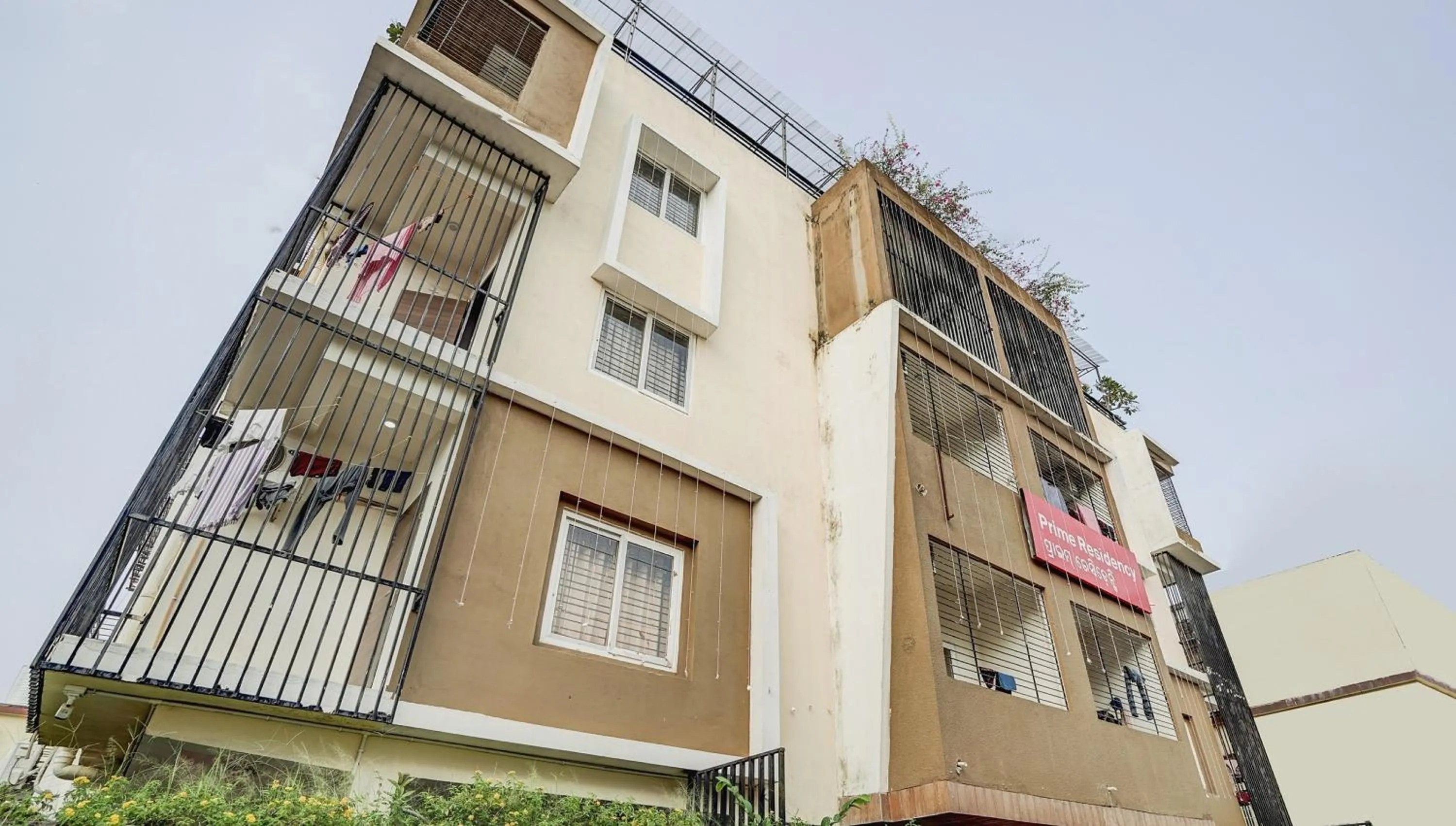 Facade/entrance in Super Capital O Sayhallo Prime Residency