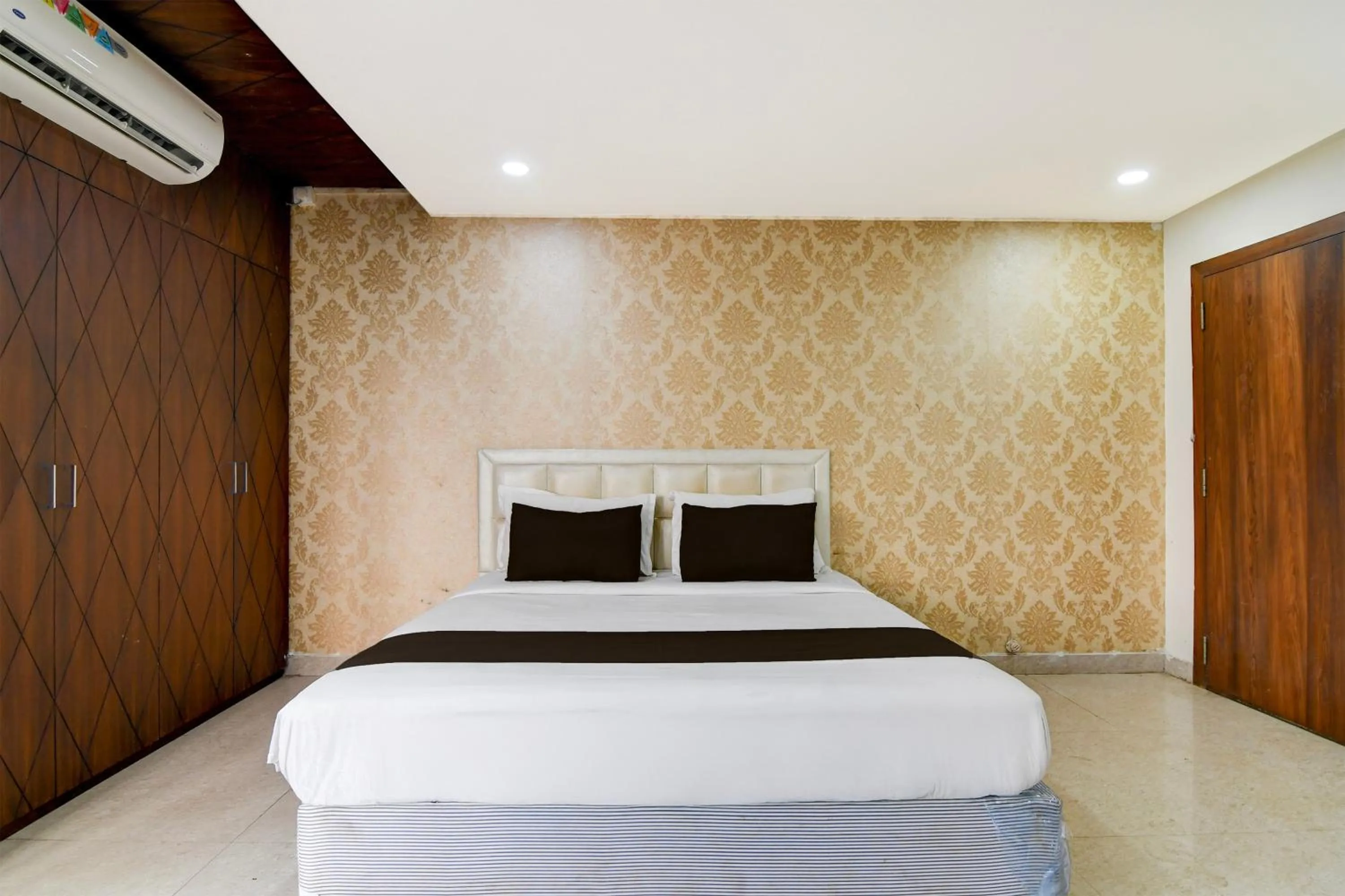 Bedroom, Bed in Super Collection O Infocity Square Bhubaneswar Formerly Prime Residency