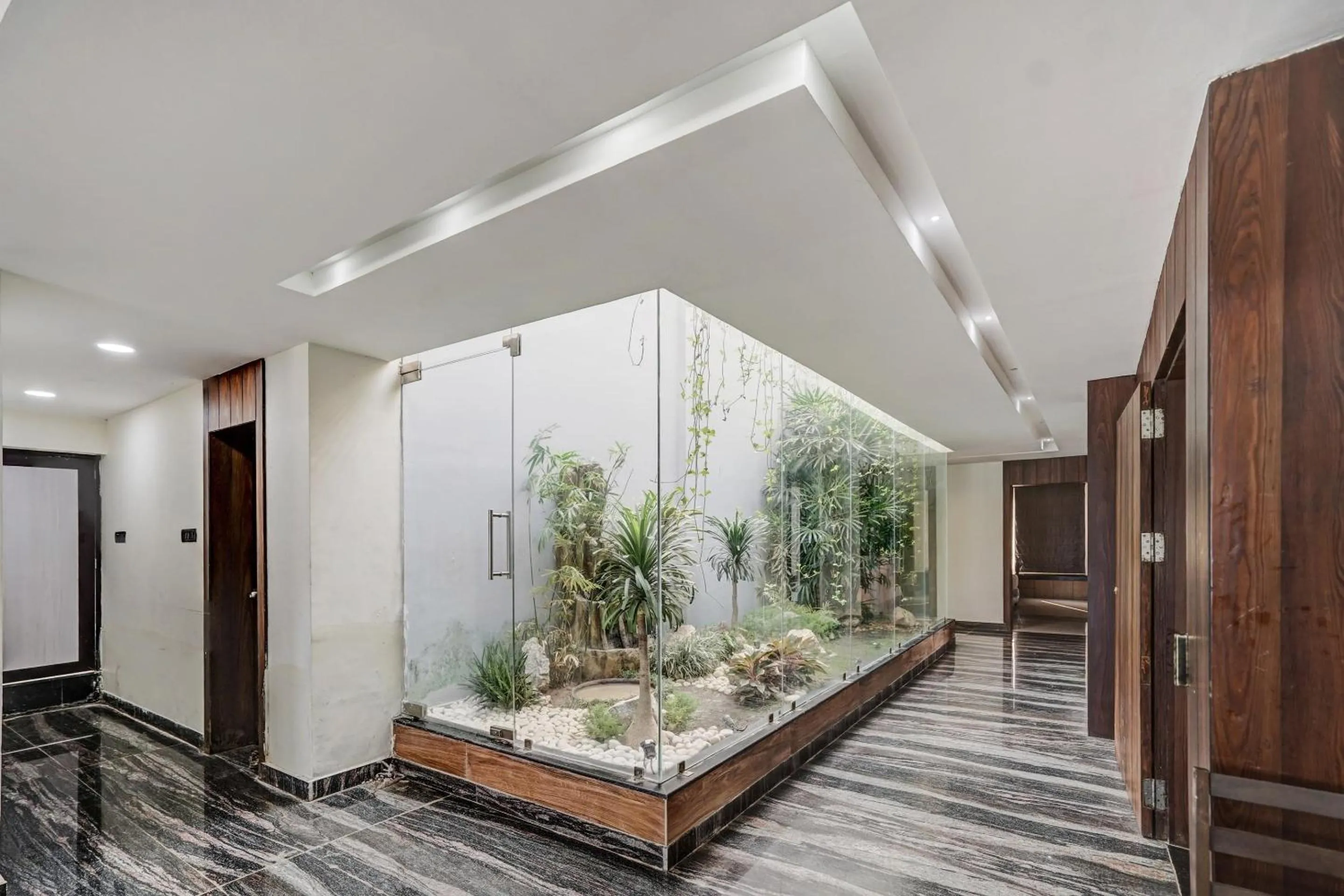 Lobby or reception in Super Capital O Sayhallo Prime Residency