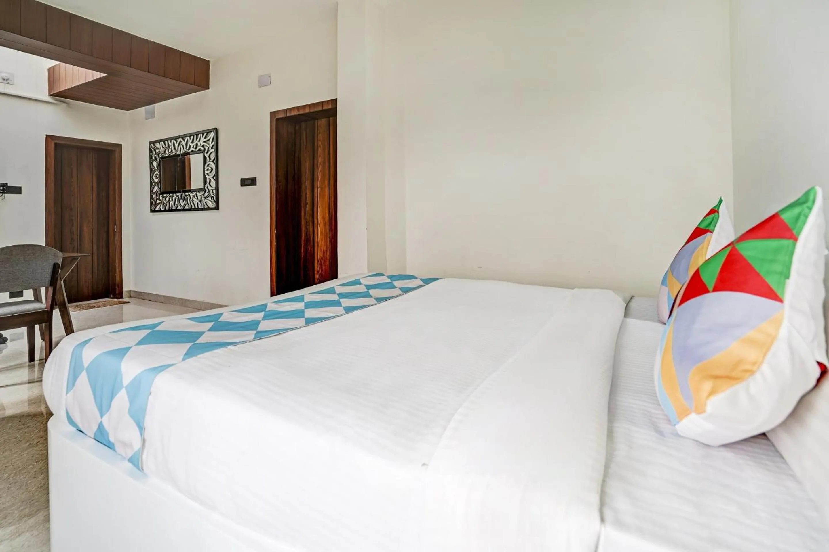 Bedroom, Bed in Super Capital O Sayhallo Prime Residency