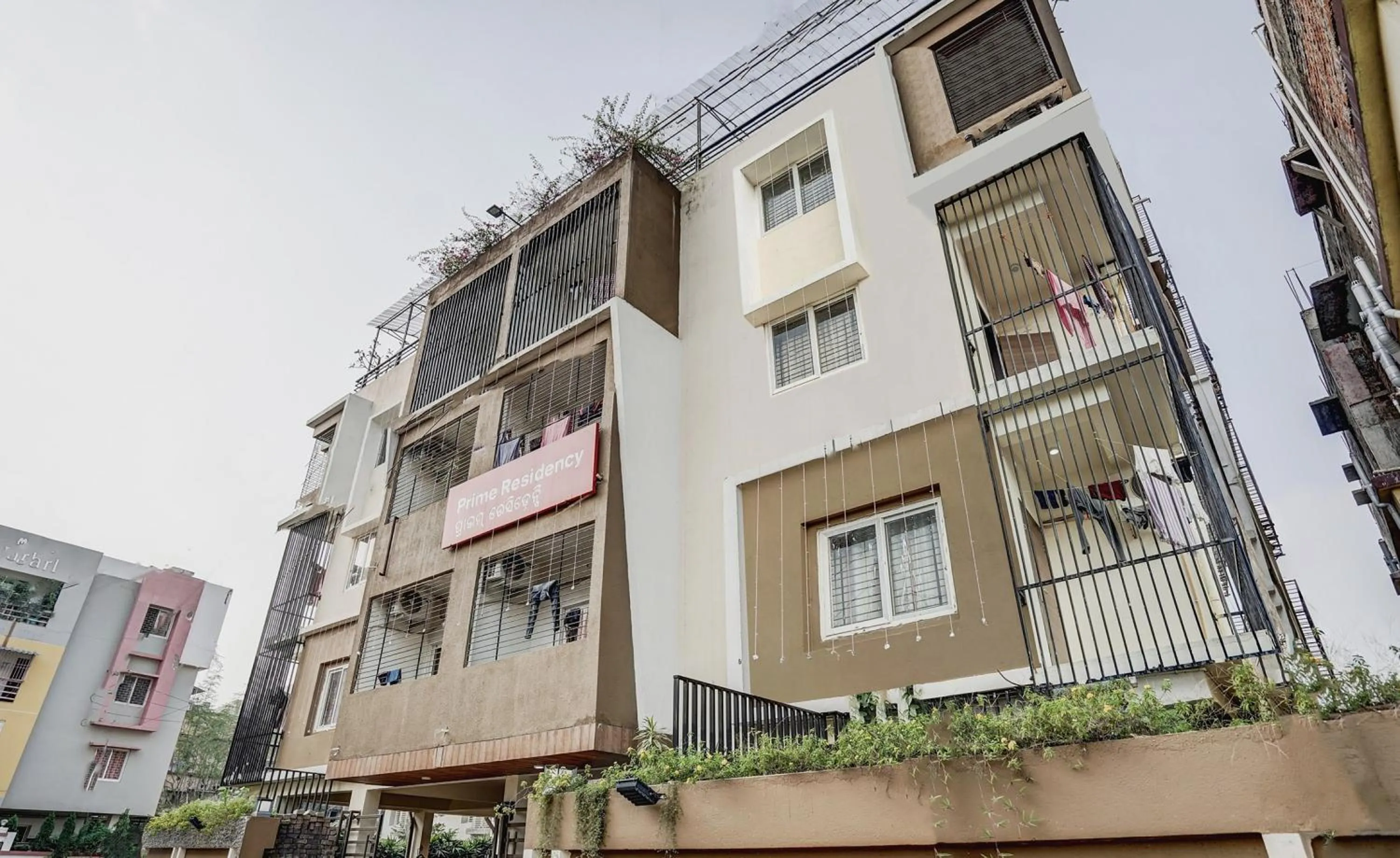 Facade/entrance in Super Capital O Sayhallo Prime Residency