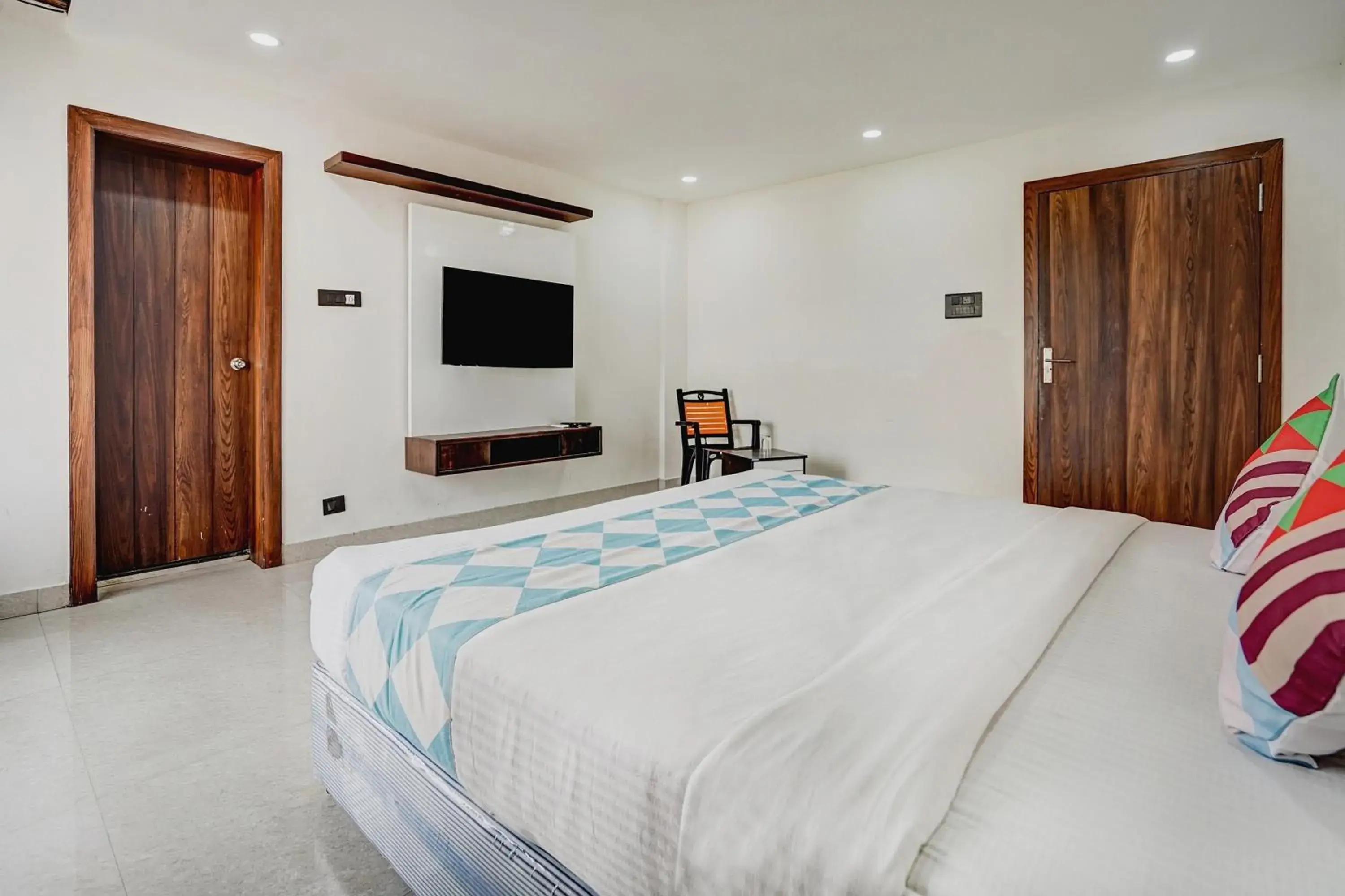 Bedroom, Bed in Super Capital O Sayhallo Prime Residency Bedroom, Bed in Super Capital O Sayhallo Prime Residency