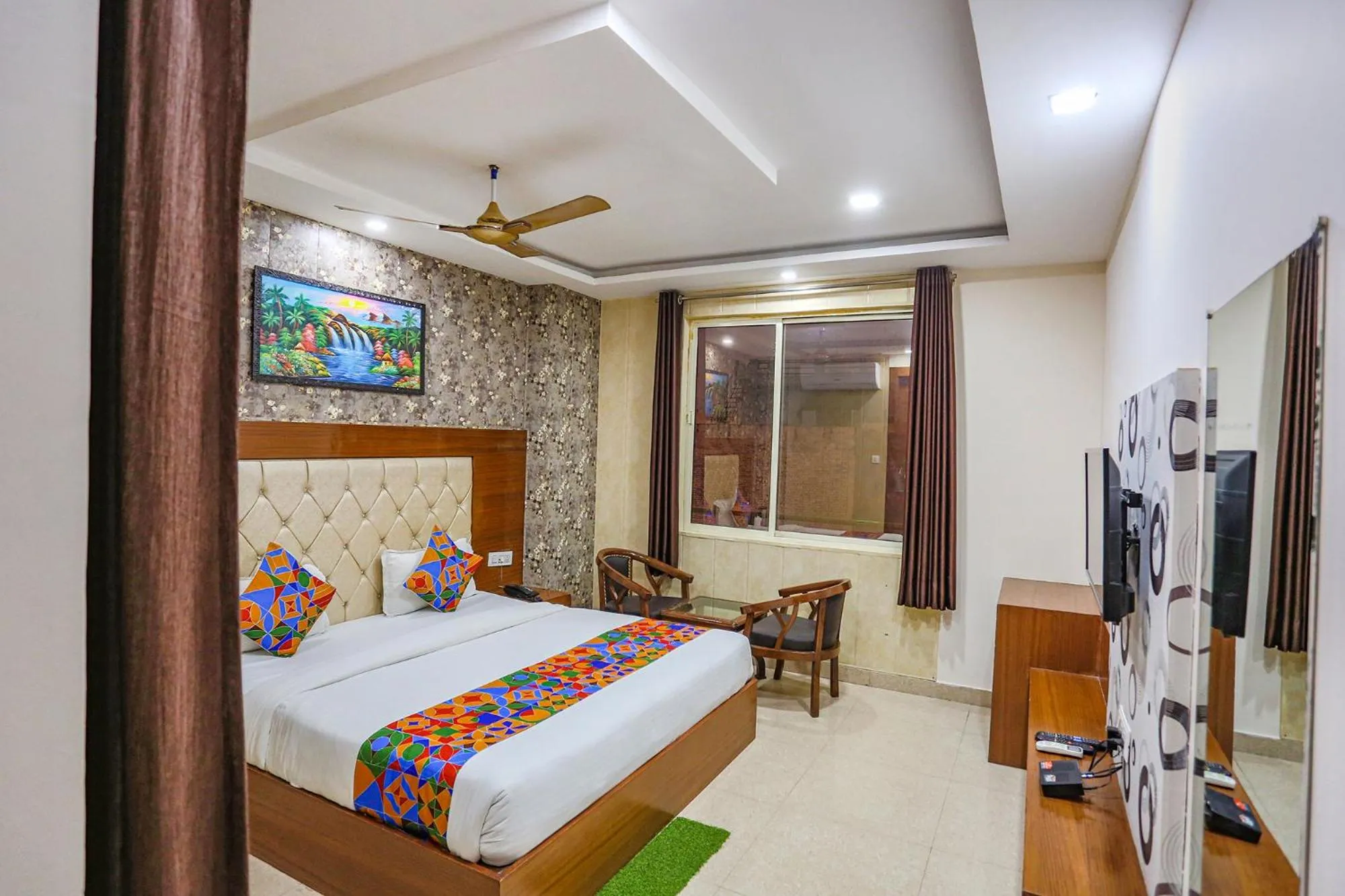 TV and multimedia, Bed in FabHotel Frolic