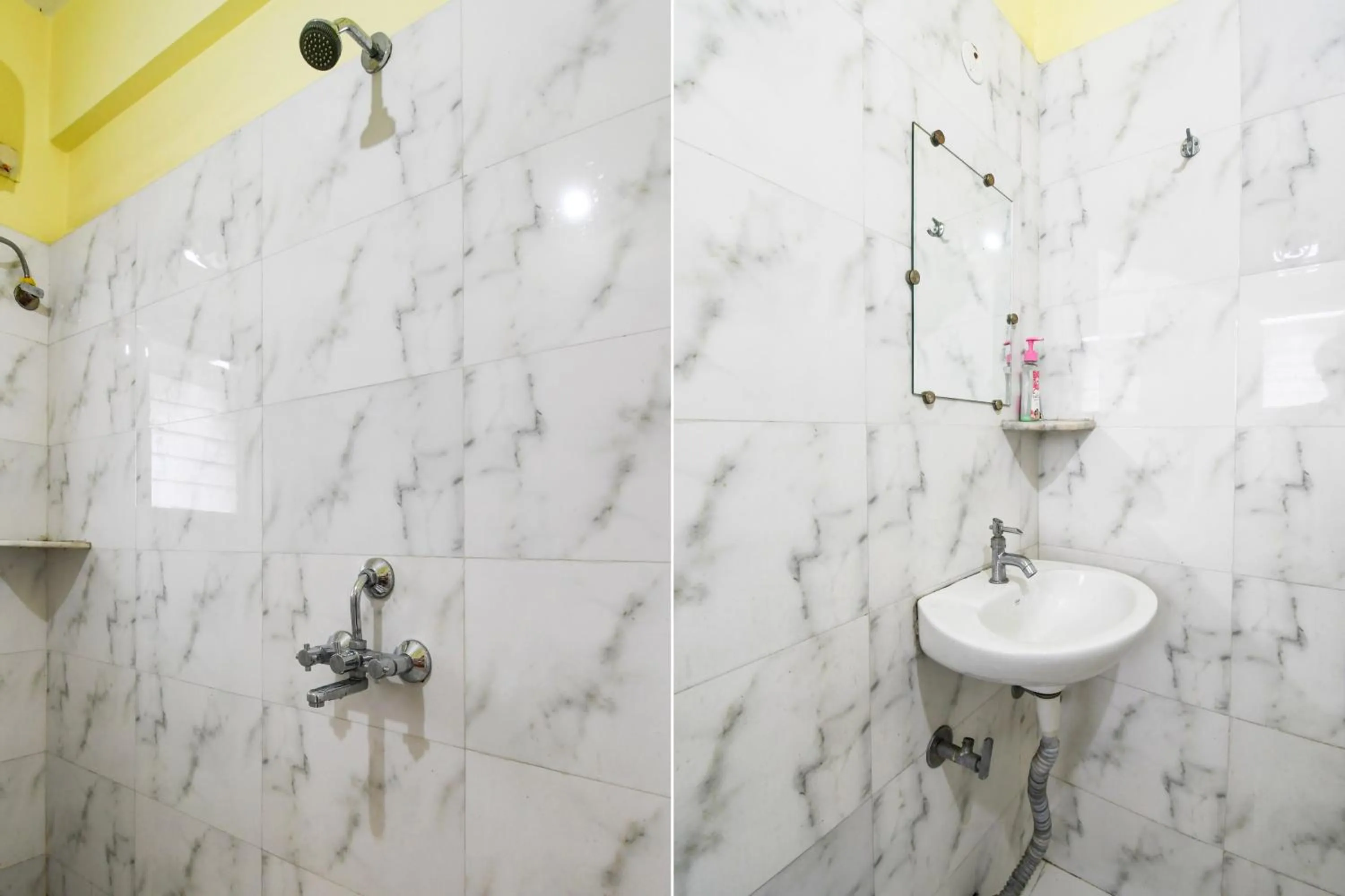 Bathroom in Super Hotel O New Town Near Kolkata Airport