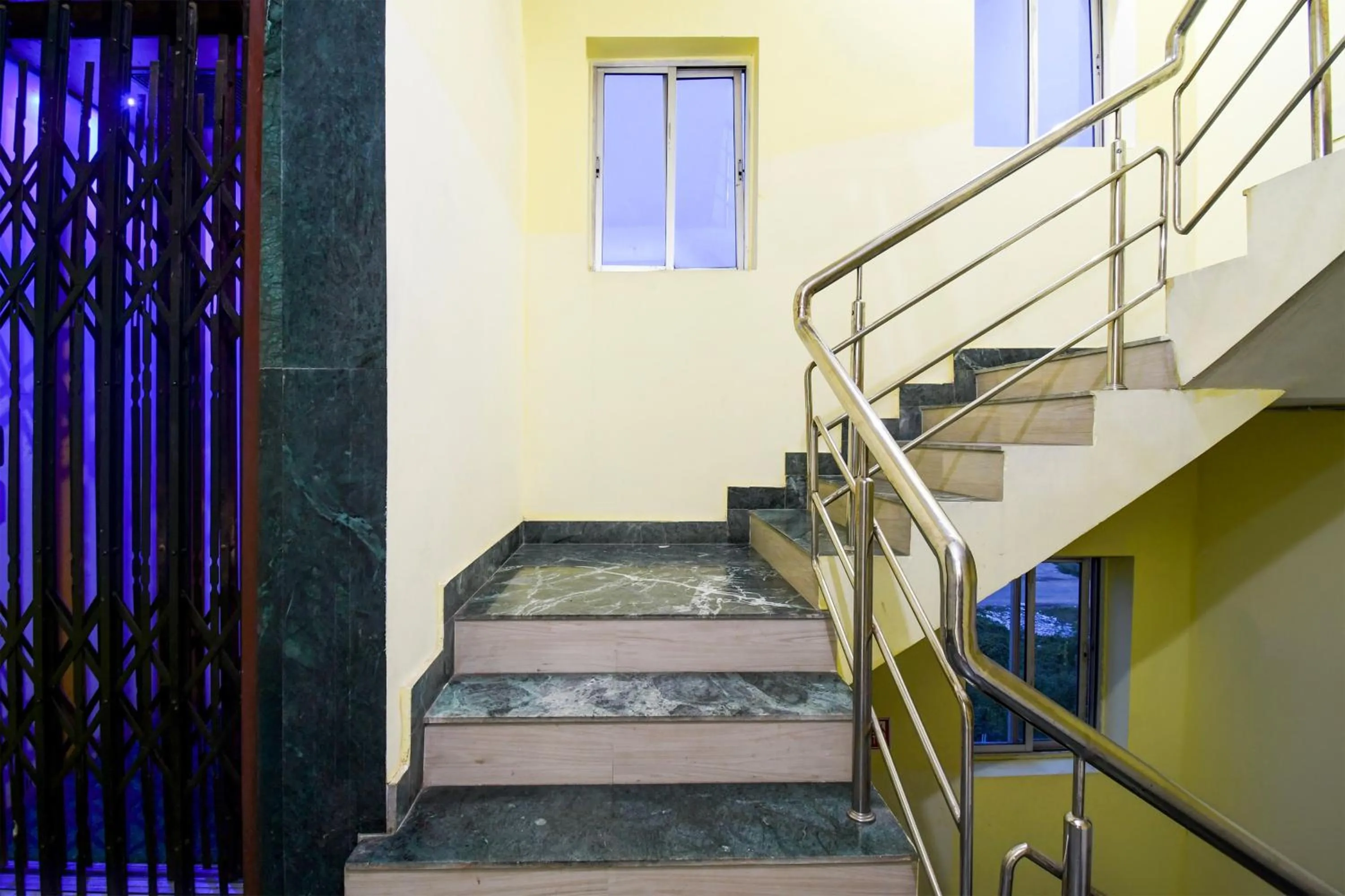 Lobby or reception in Super Hotel O New Town Near Kolkata Airport