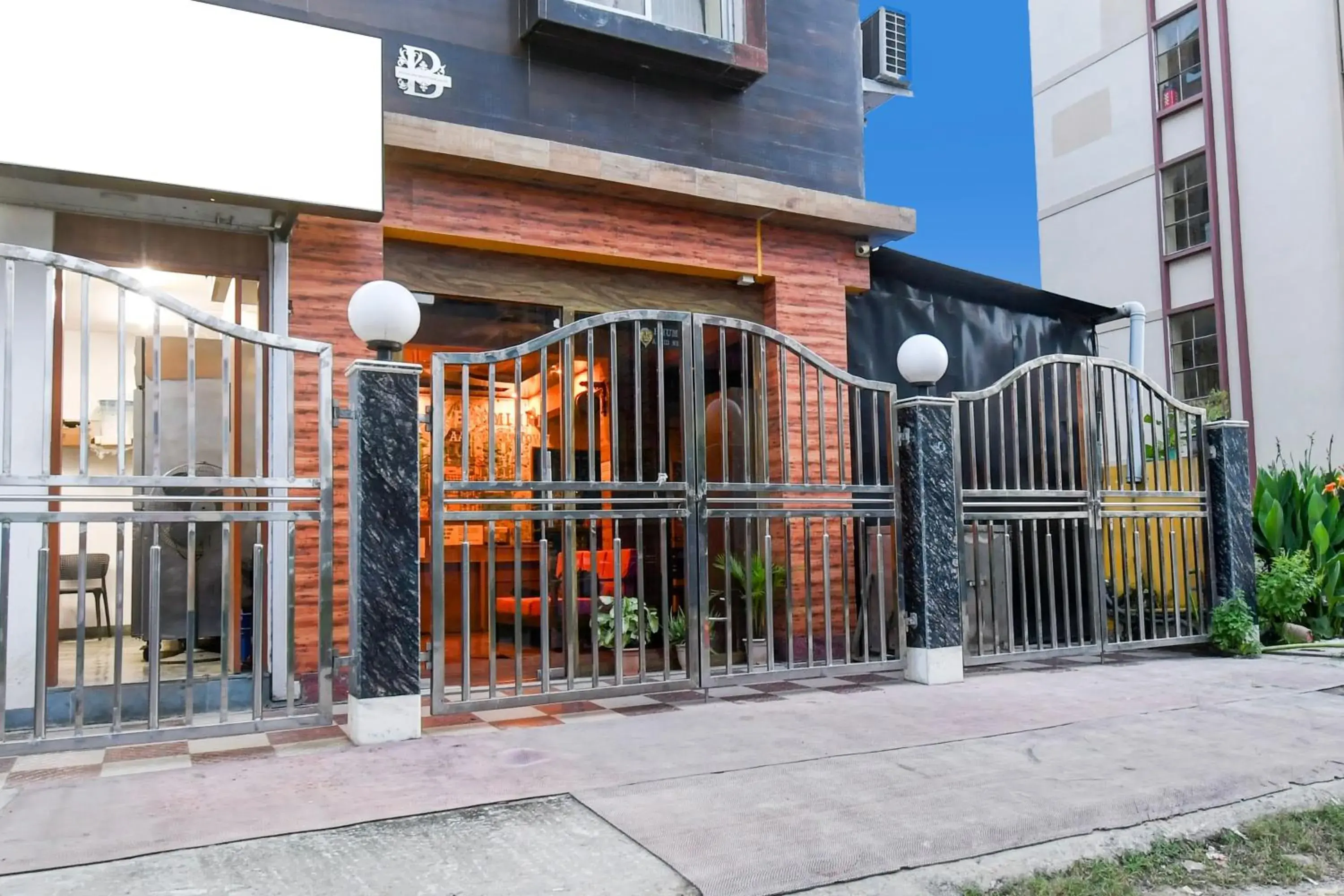 Facade/entrance in Super Hotel O New Town Near Kolkata Airport Facade/entrance in Super Hotel O New Town Near Kolkata Airport