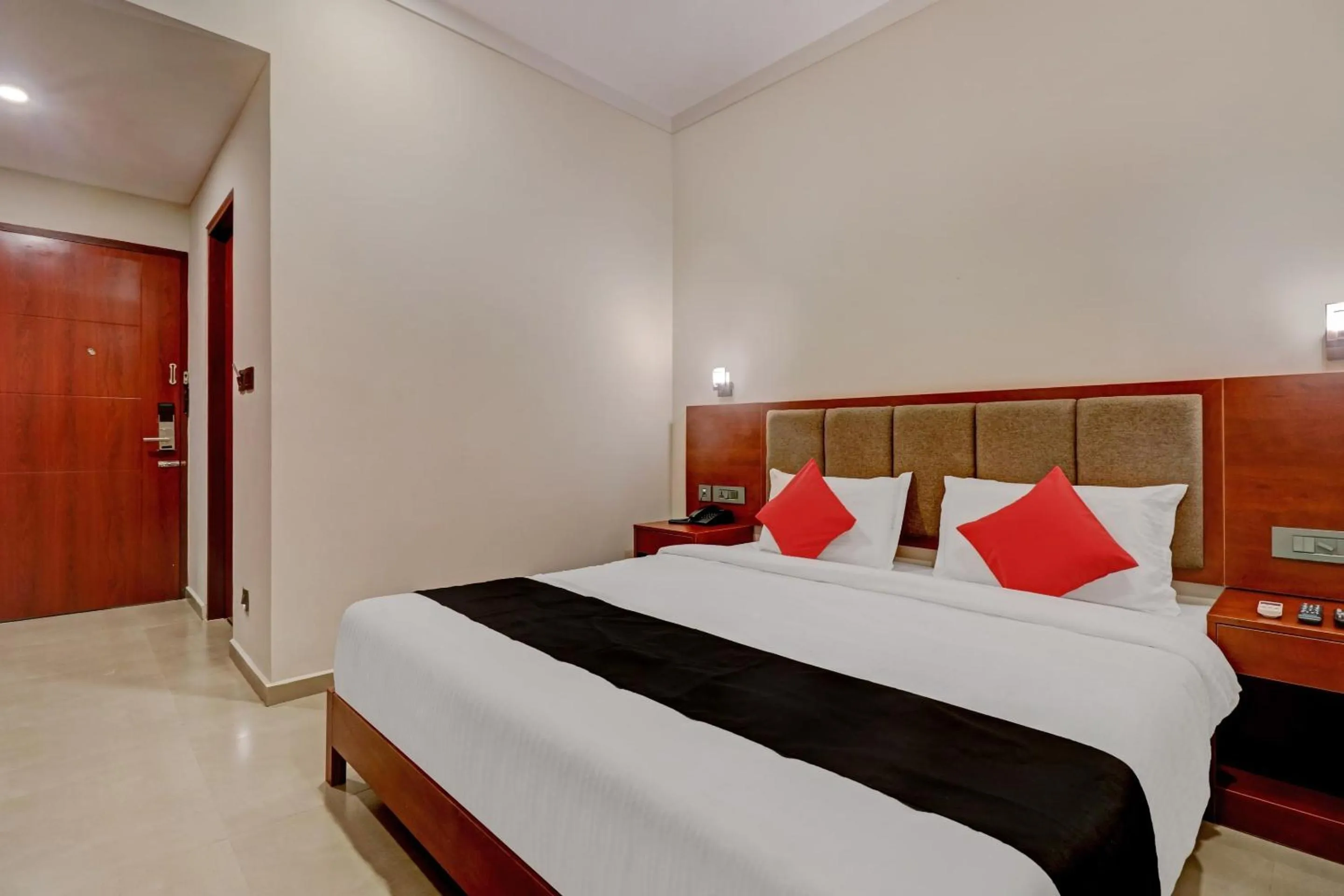 Bedroom, Bed in Super Townhouse Kizhakkambalam Tourist Home