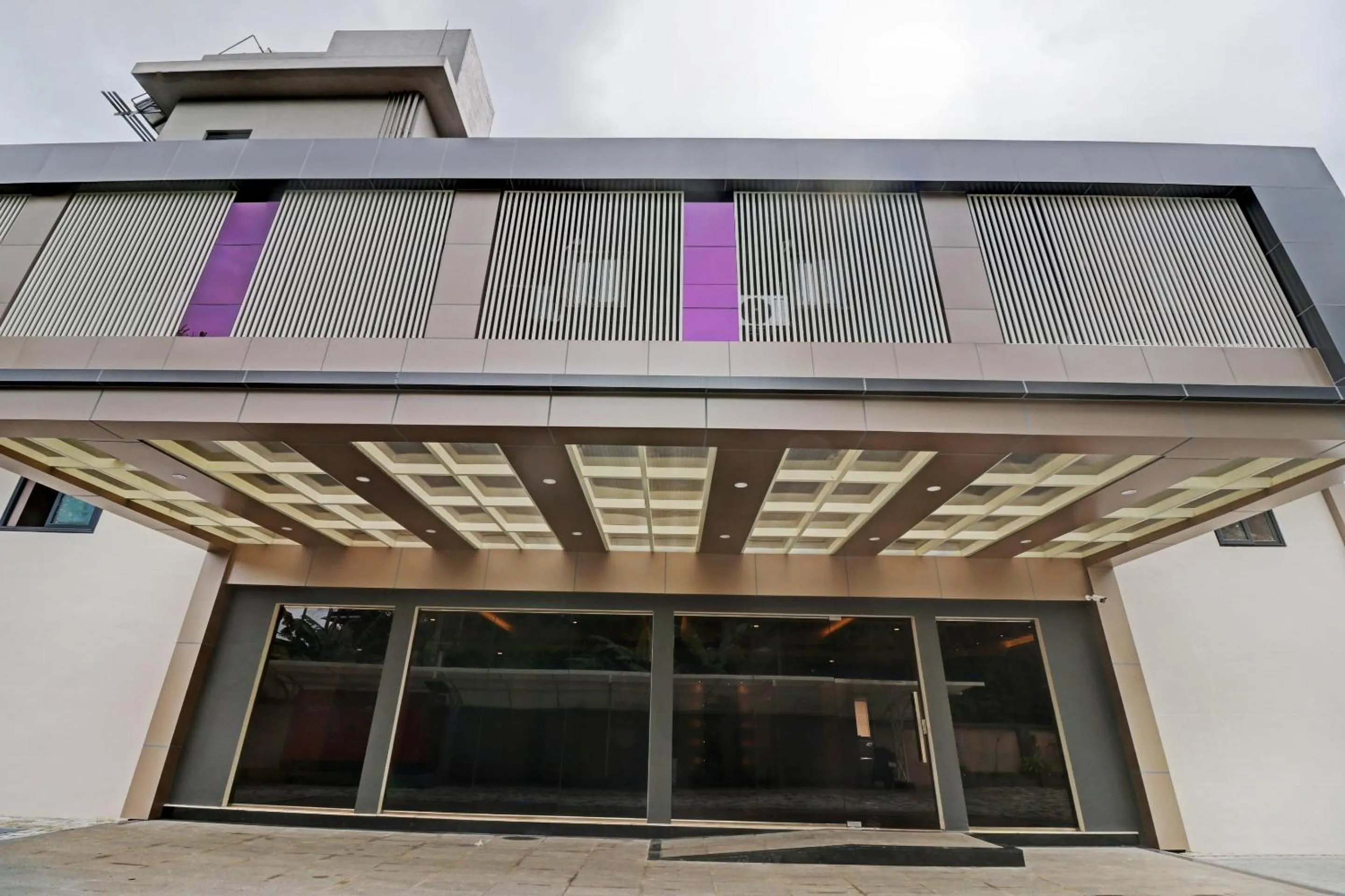 Facade/entrance in Super Townhouse Kizhakkambalam Tourist Home