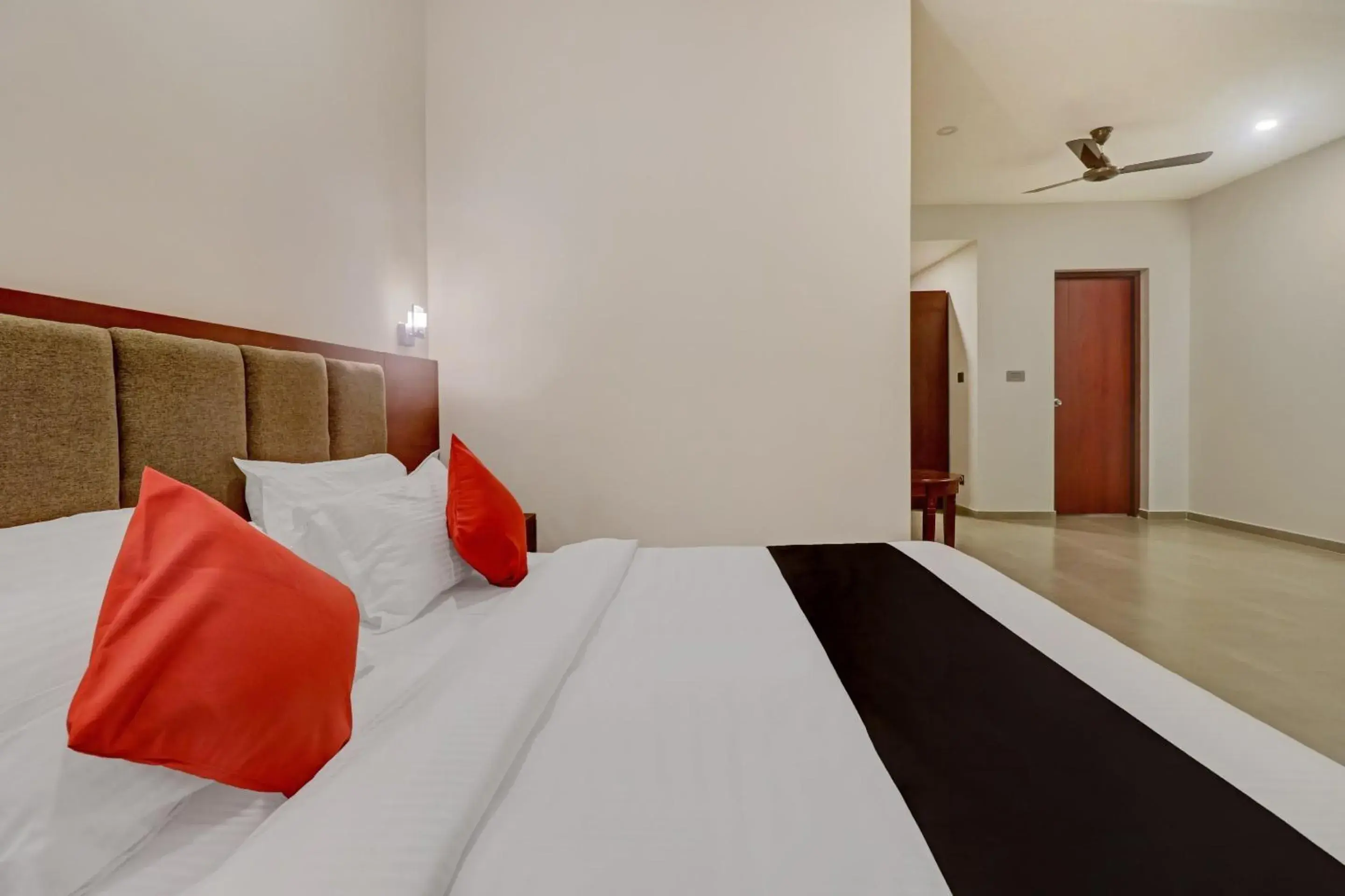 Bedroom, Bed in Super Townhouse Kizhakkambalam Tourist Home Bedroom, Bed in Super Townhouse Kizhakkambalam Tourist Home