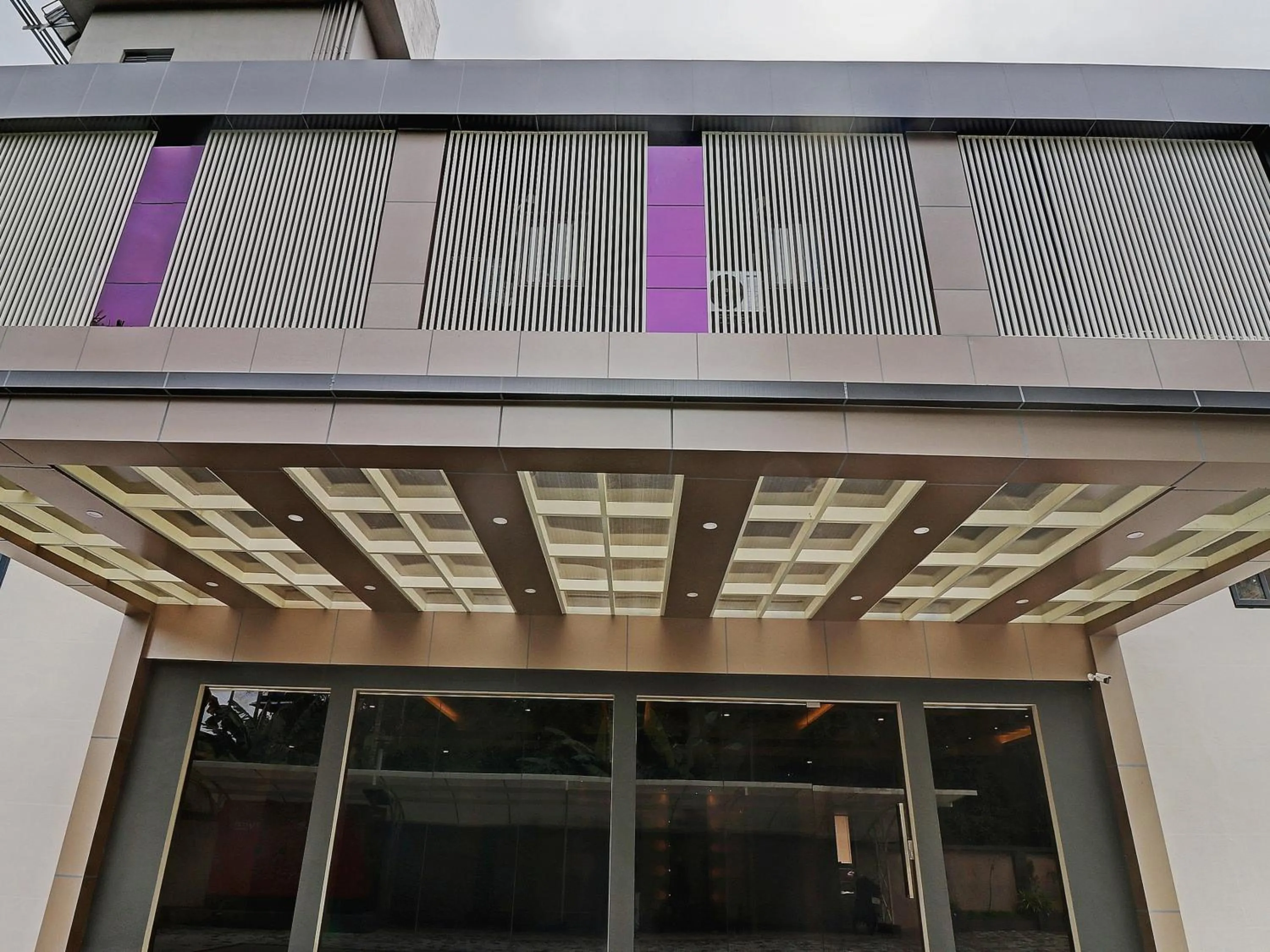 Facade/entrance in Super Townhouse Kizhakkambalam Tourist Home