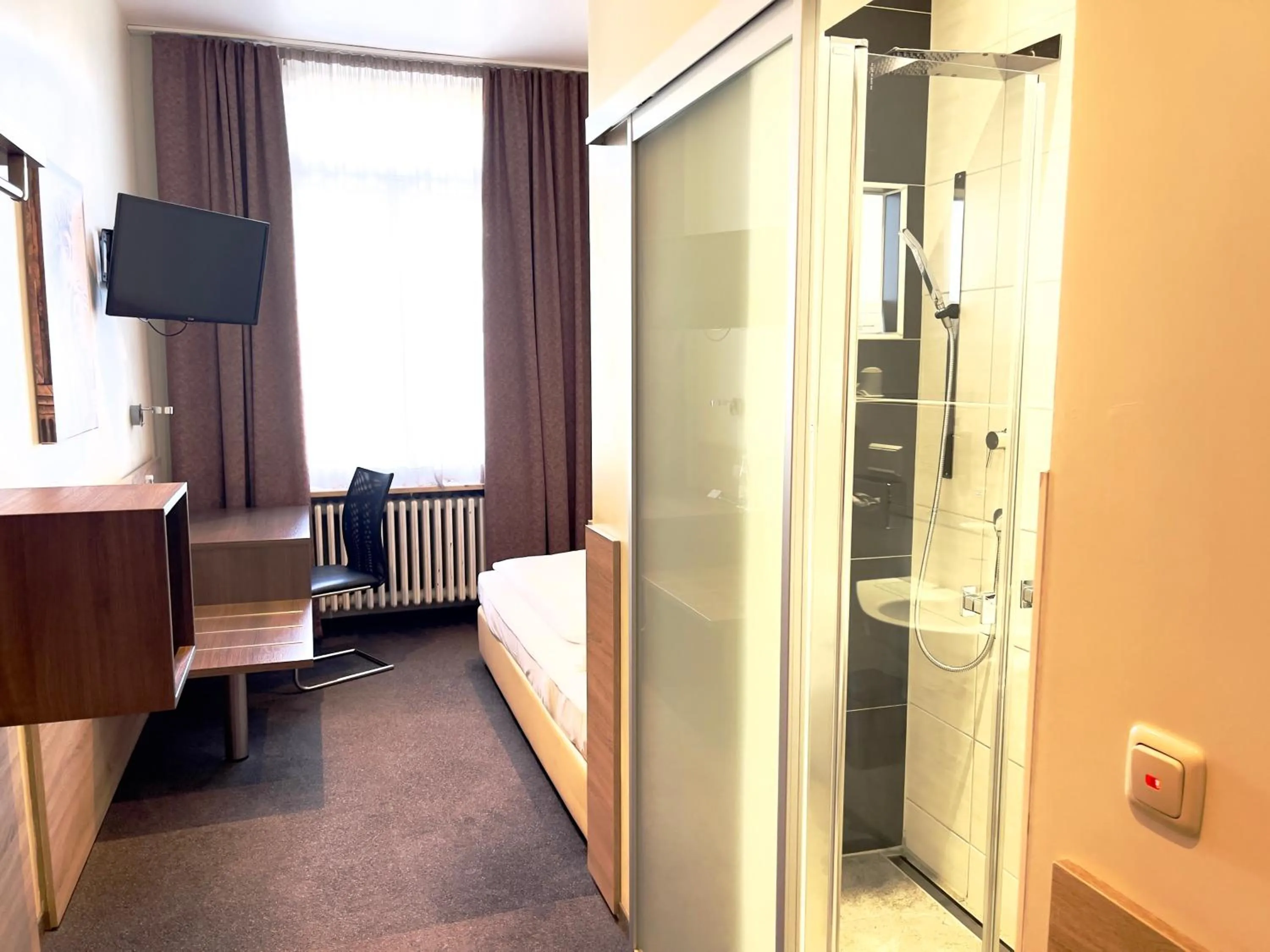 Photo of the whole room in Hotel Central