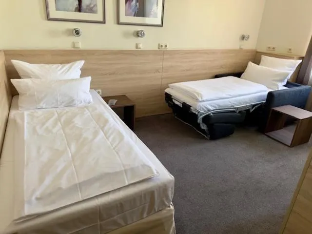 Bedroom, Bed in Hotel Central