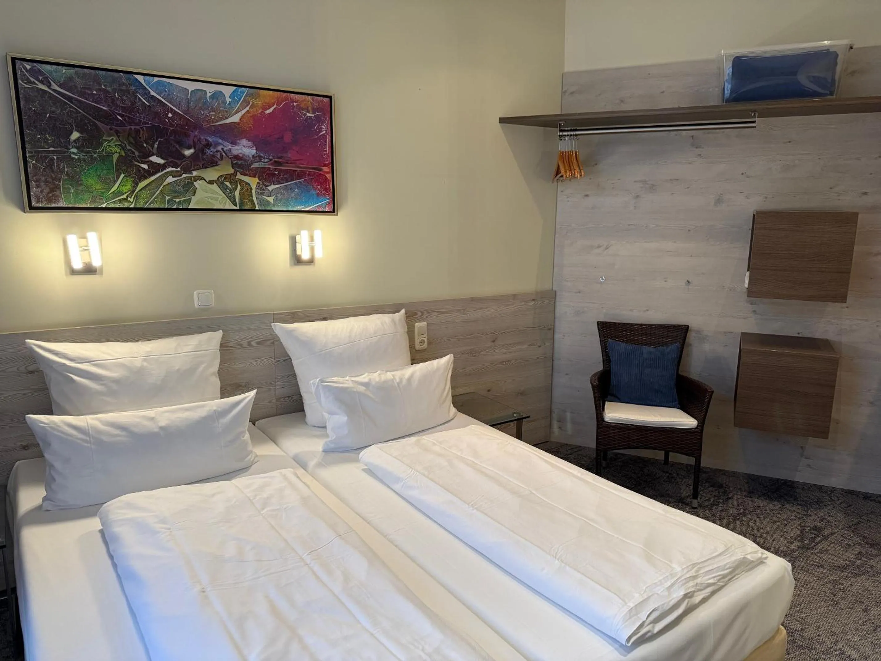 Photo of the whole room, Bed in Hotel Central