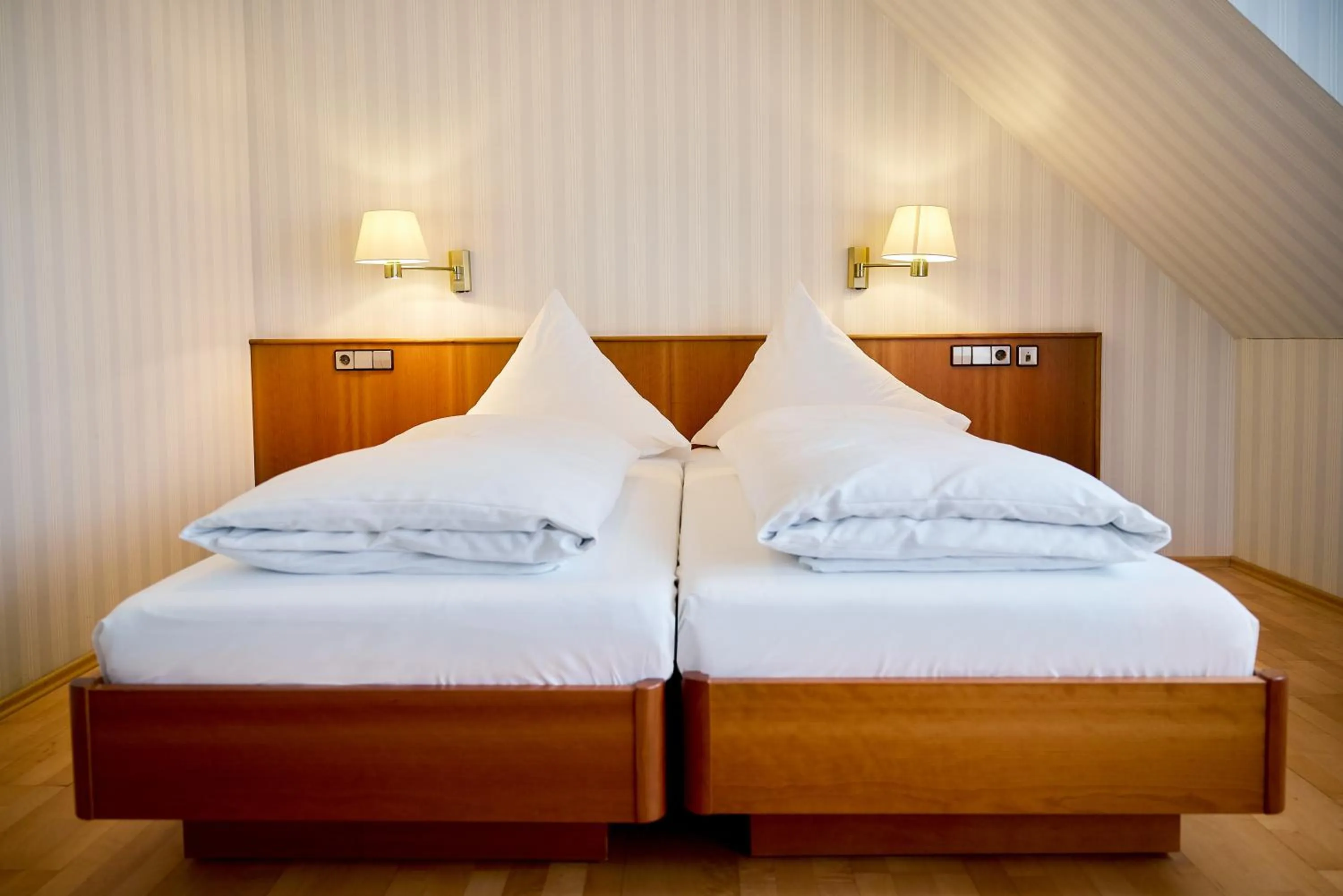 Bed in Hotel Zum Schiff