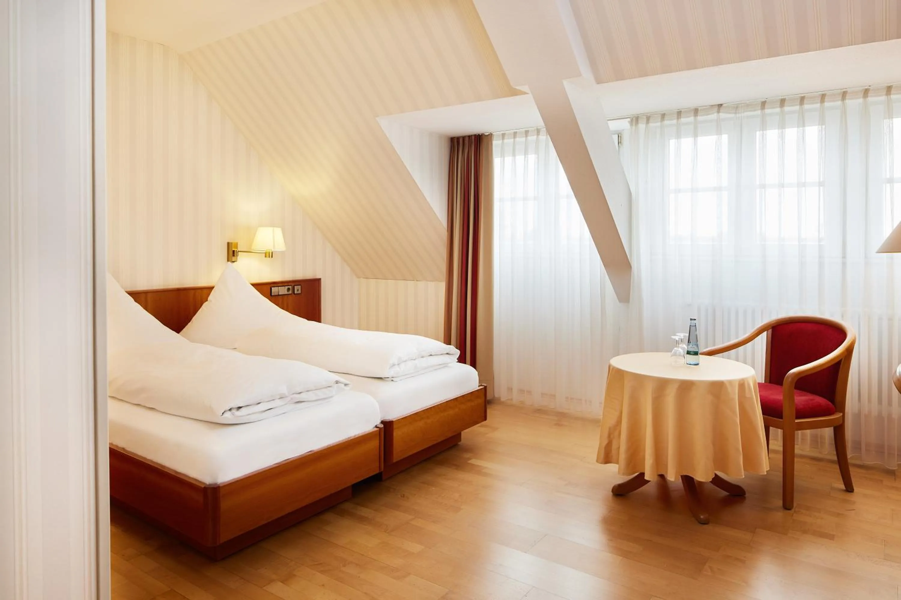 Bed in Hotel Zum Schiff