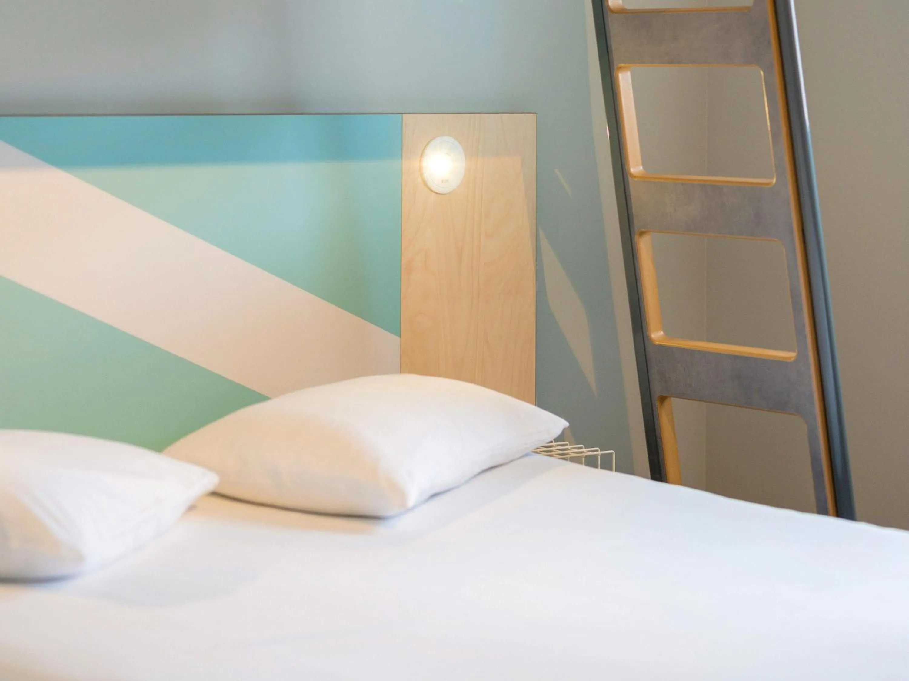 Bedroom, Bed in ibis budget Forbach Centre