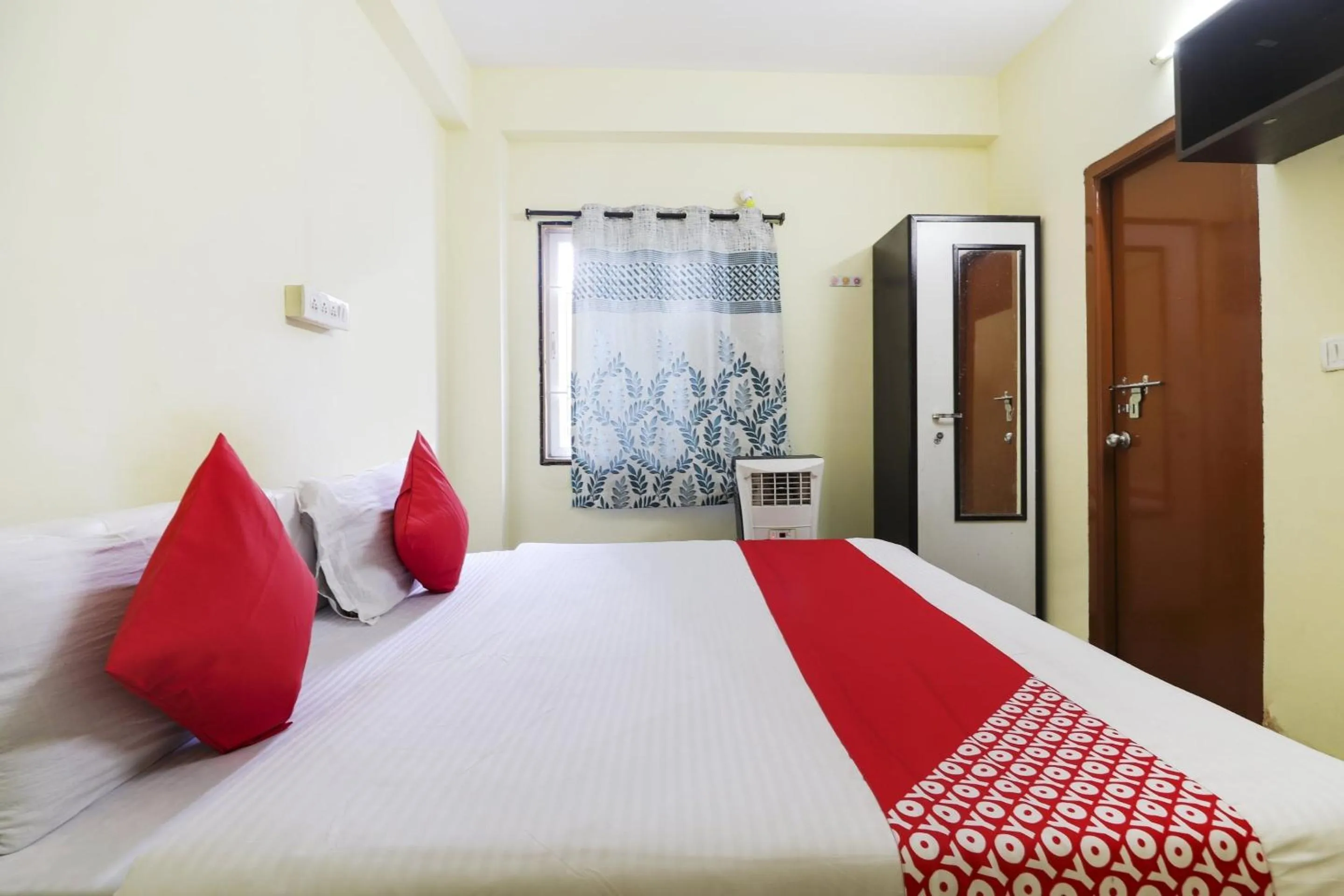 Bedroom, Bed in Hotel O Ruby Grand Inn