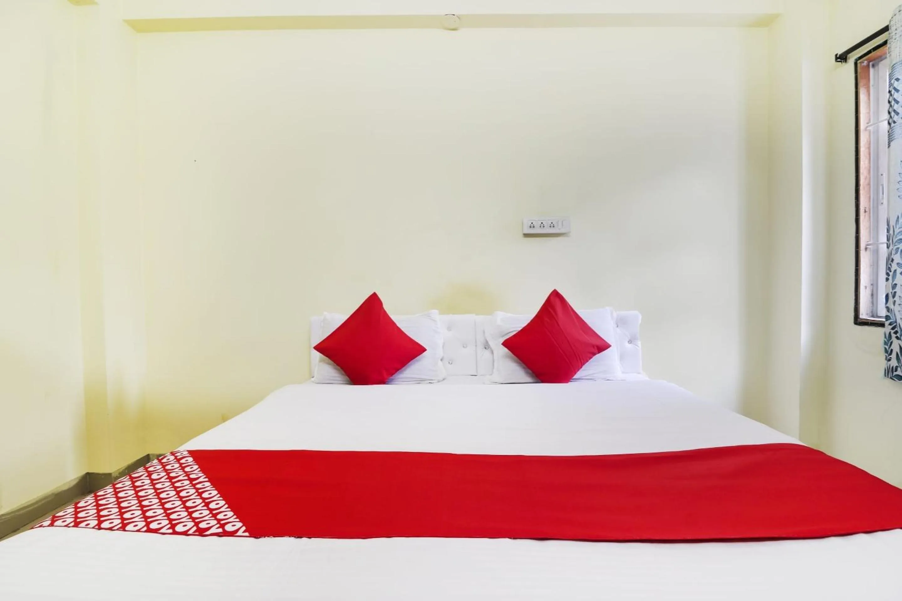 Bedroom, Bed in Hotel O Ruby Grand Inn