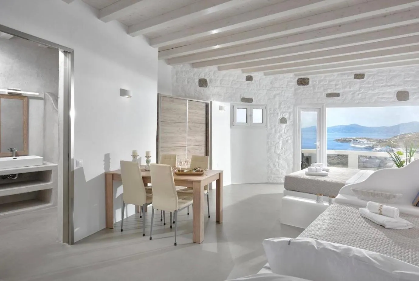 Living room, Bed in Crystal Suites