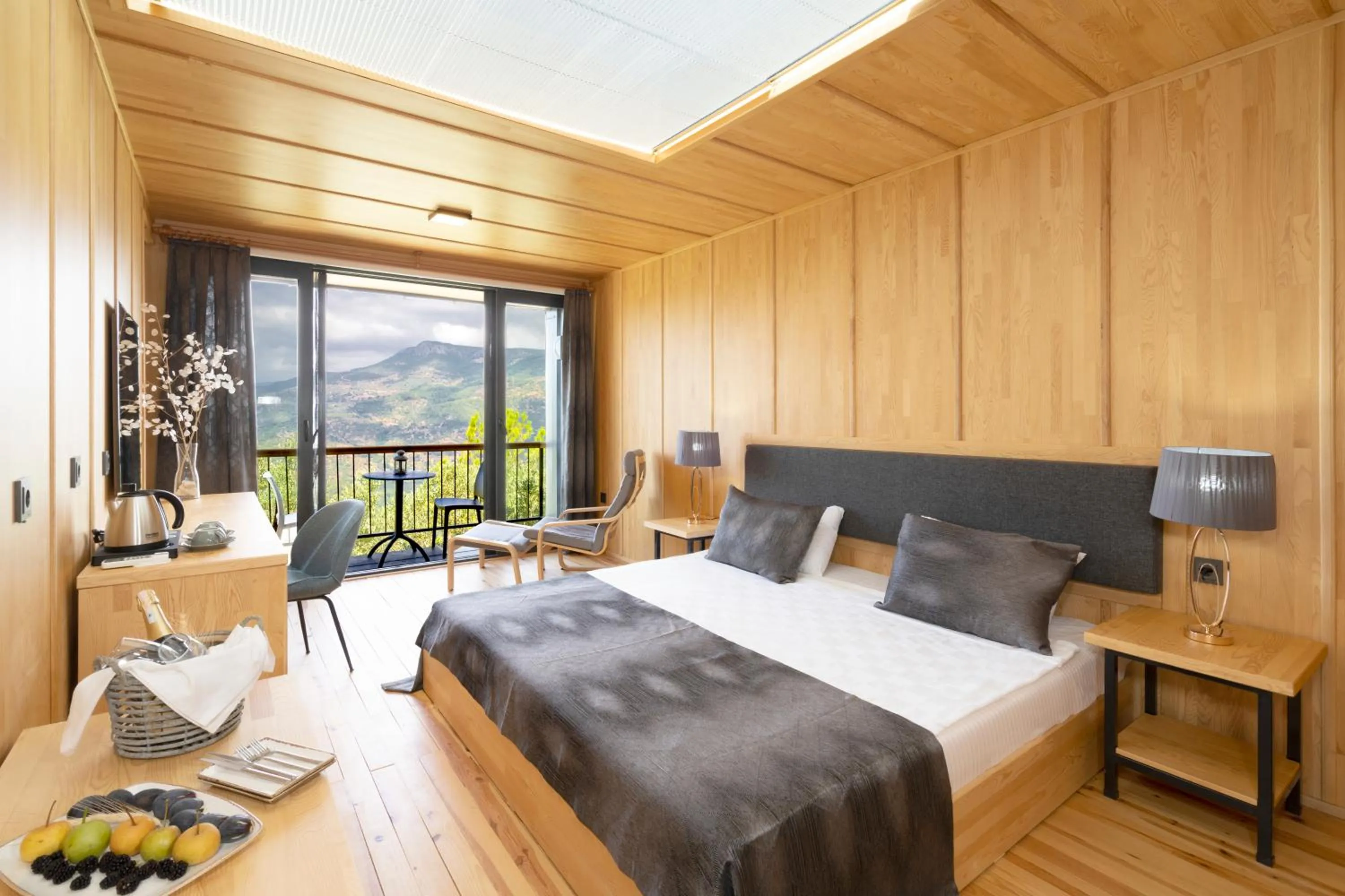 Coffee/tea facilities, Bed in Avena Mountain Hotel - Adults Only