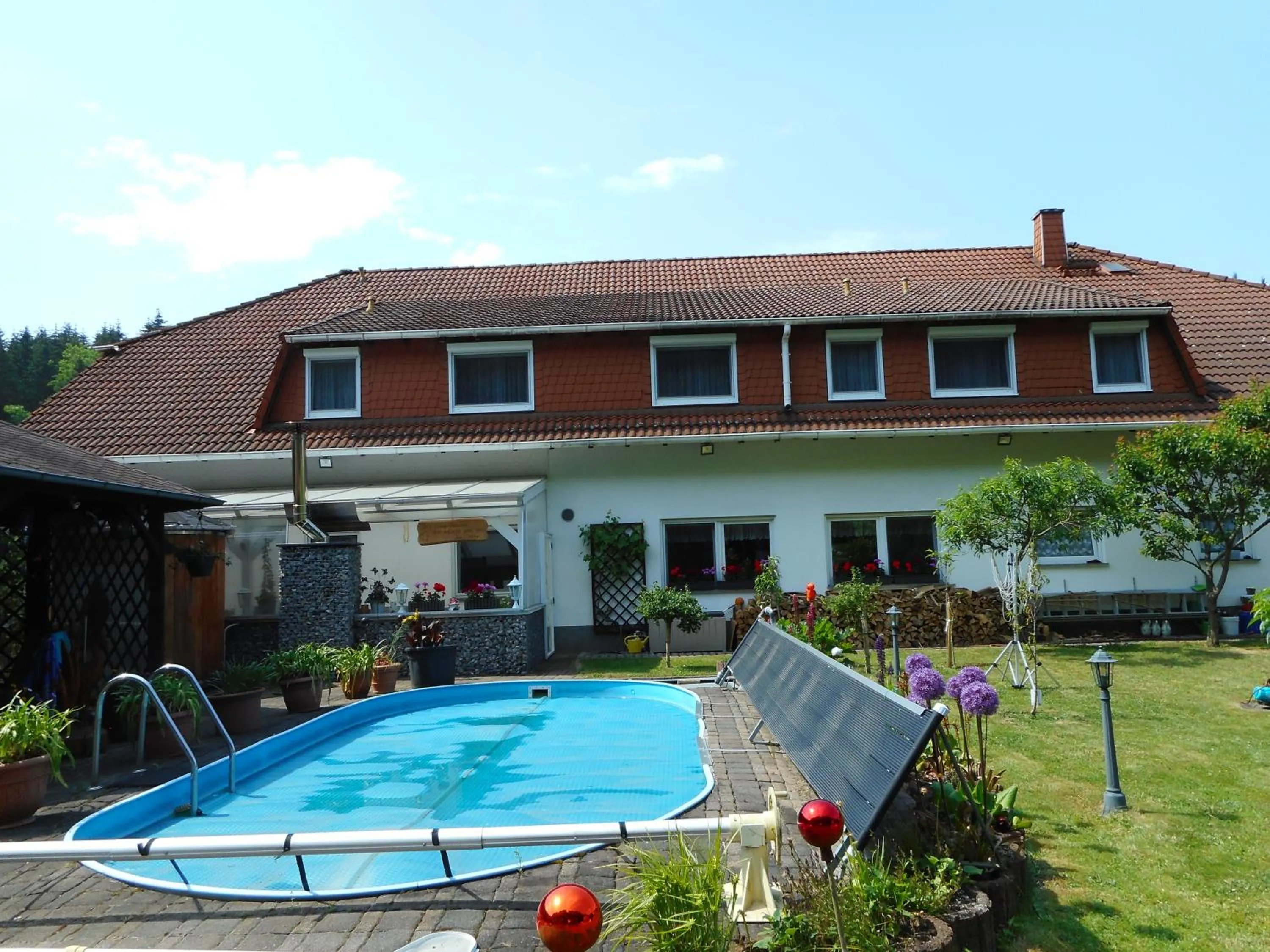 Swimming pool in Land-Hotel Am Wald Garni