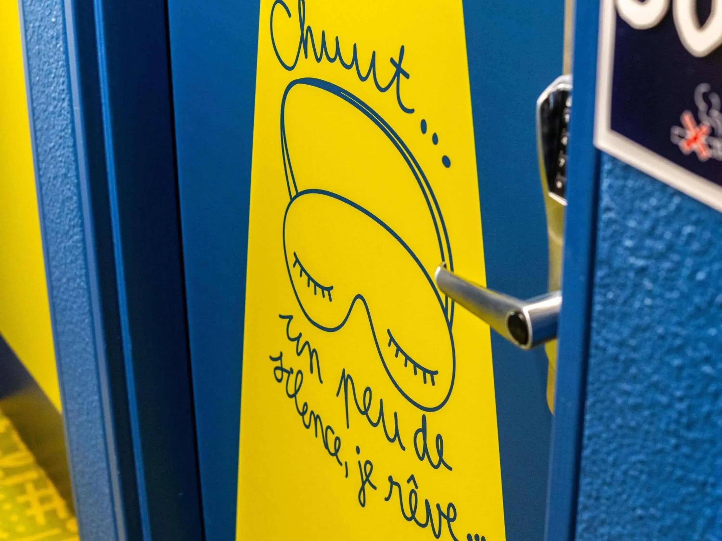 Bedroom in ibis budget Reims Thillois Bedroom in ibis budget Reims Thillois