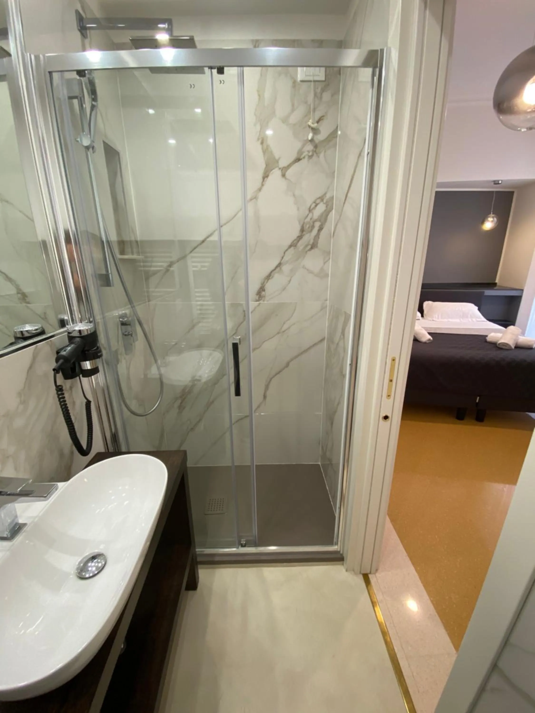 Bathroom, Bed in Art Atelier Risorgimento Guest House