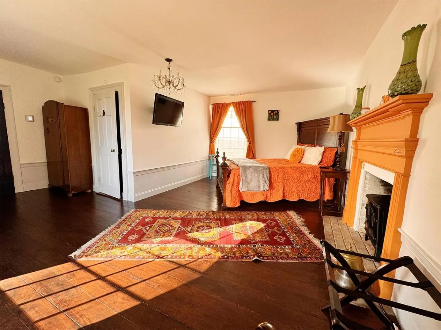 Bed in The Sunnyside Sisters Bed and Breakfast