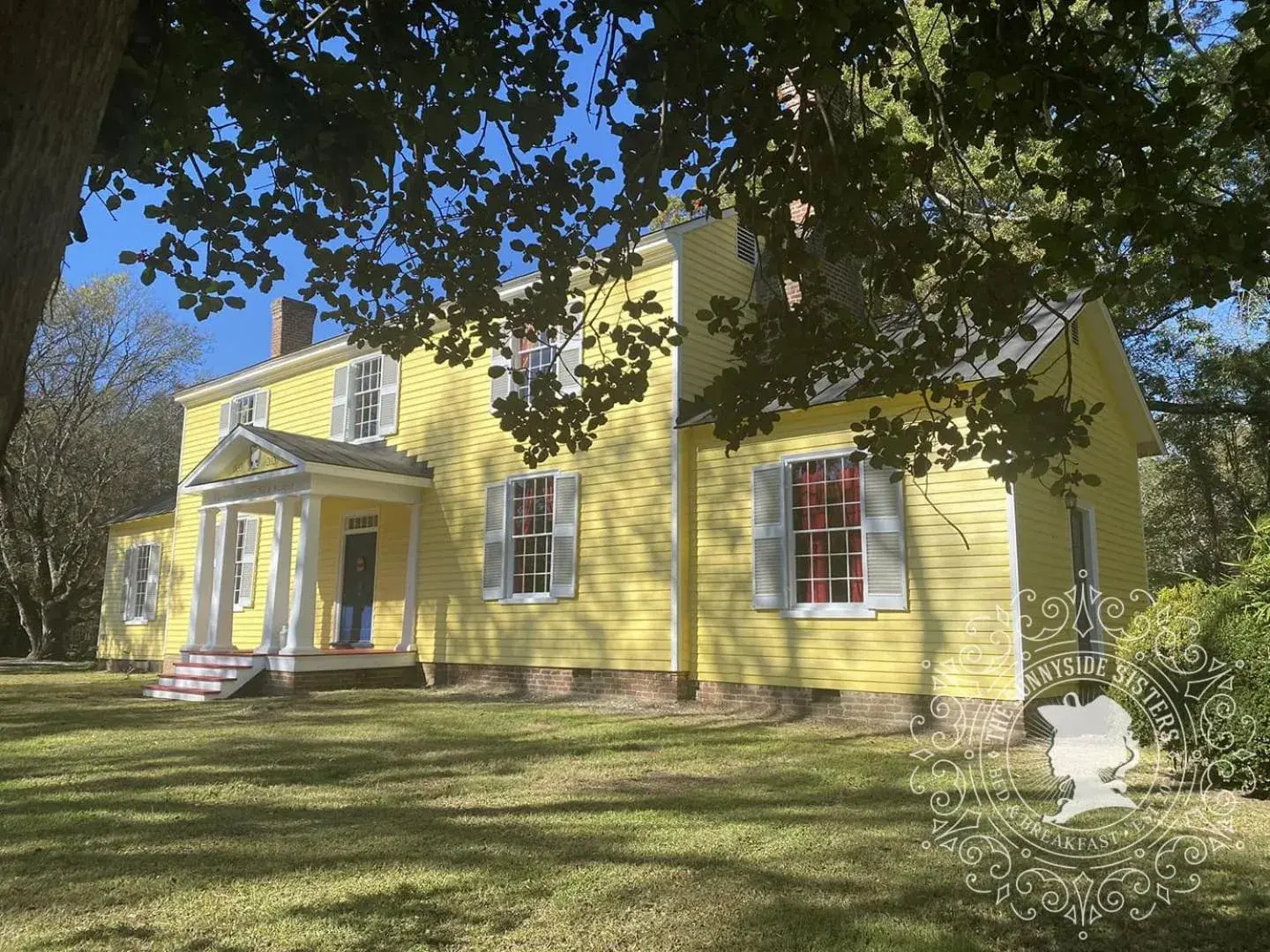Property building in The Sunnyside Sisters Bed and Breakfast Property building in The Sunnyside Sisters Bed and Breakfast