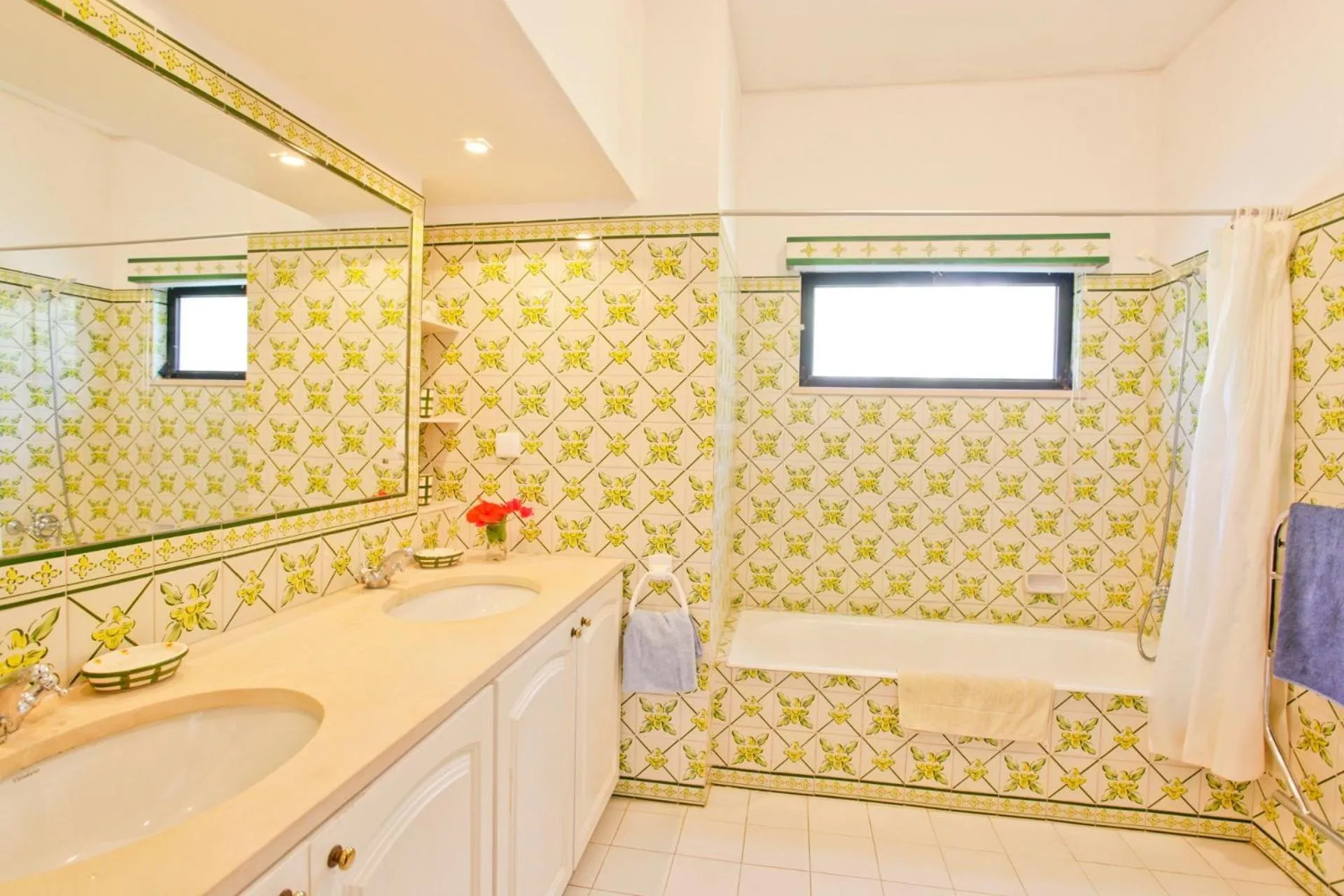 Bathroom in Casa dos Cardos