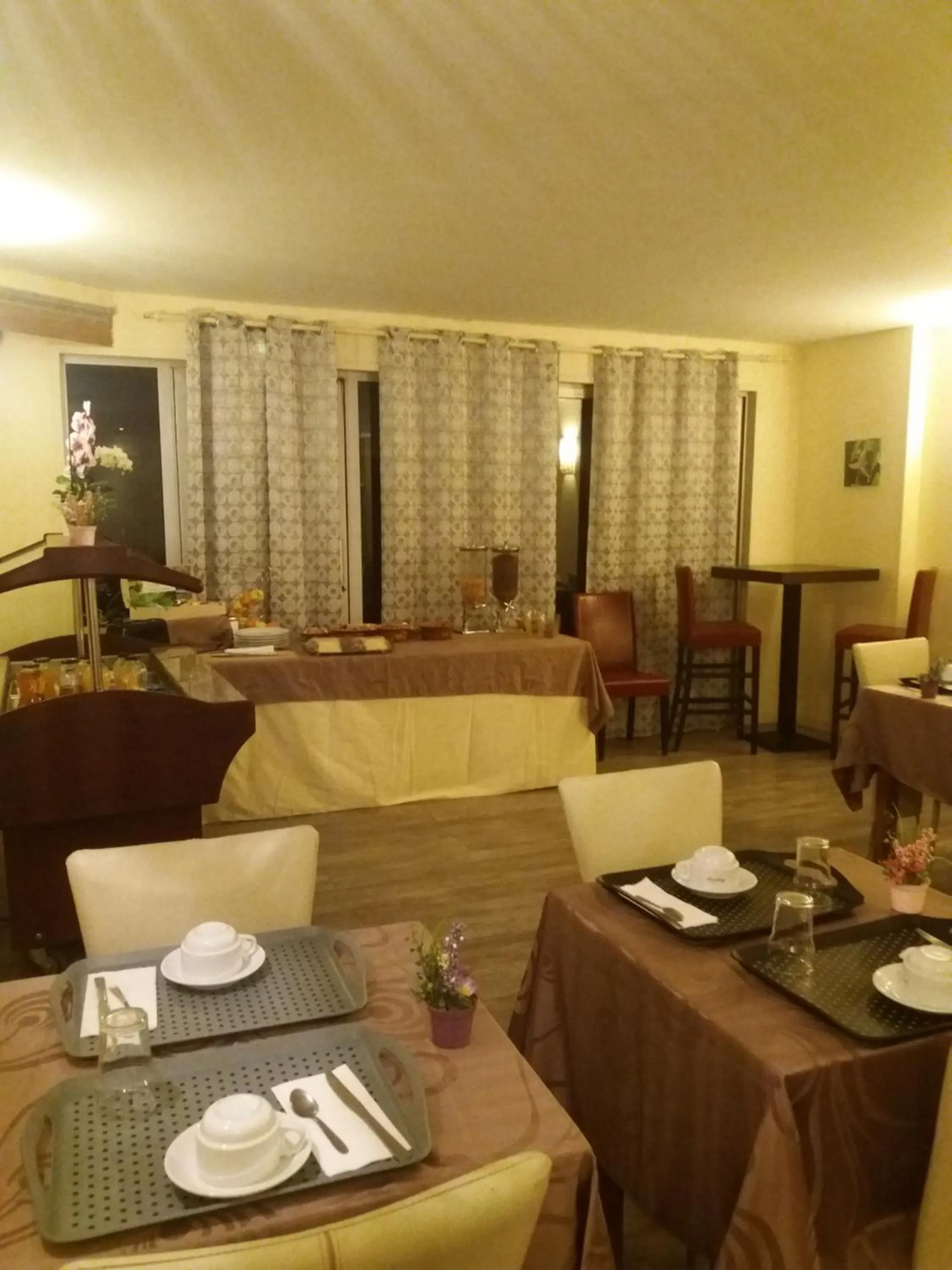 Buffet breakfast in L'Ecailler