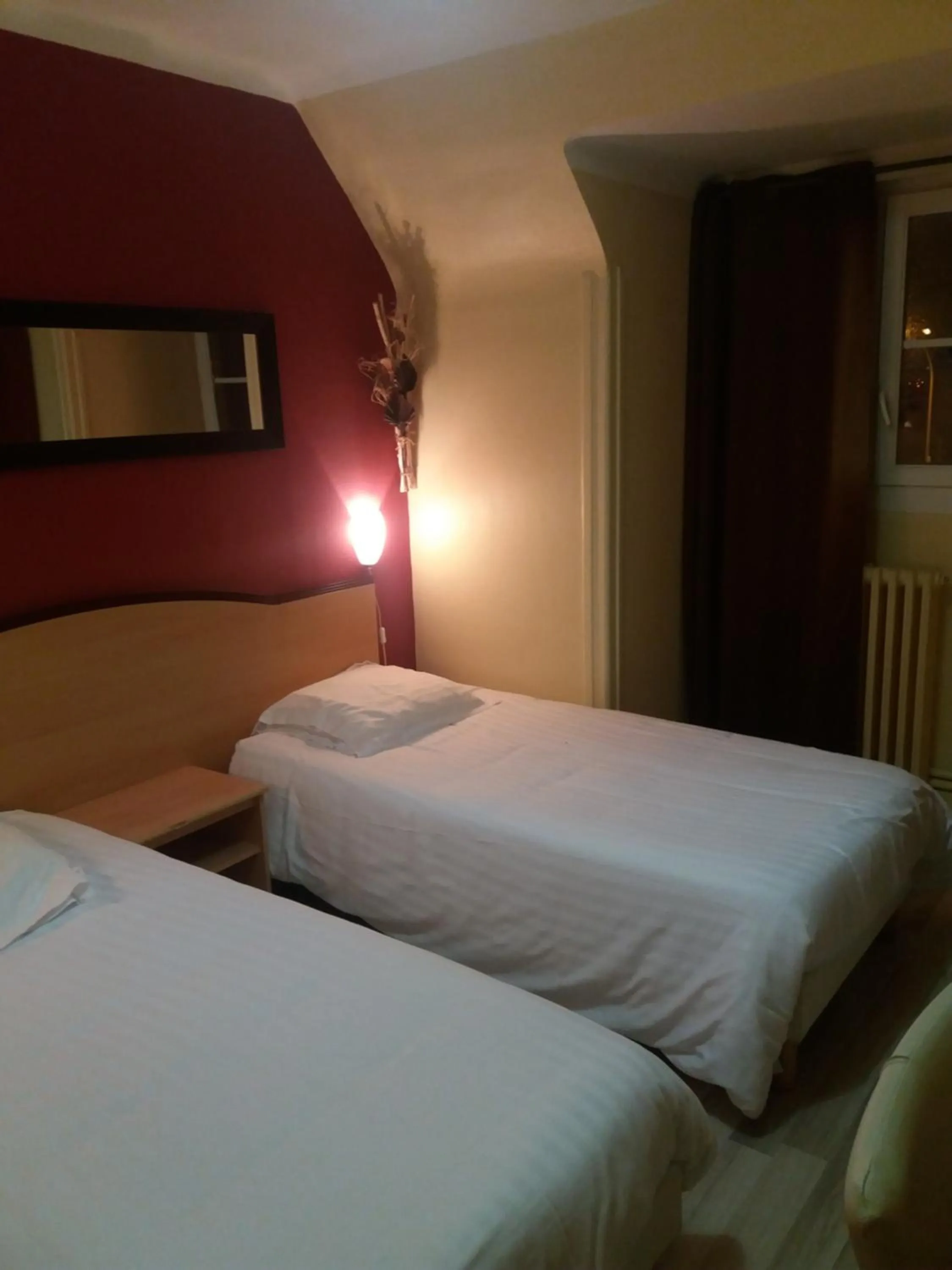 Photo of the whole room, Bed in L'Ecailler