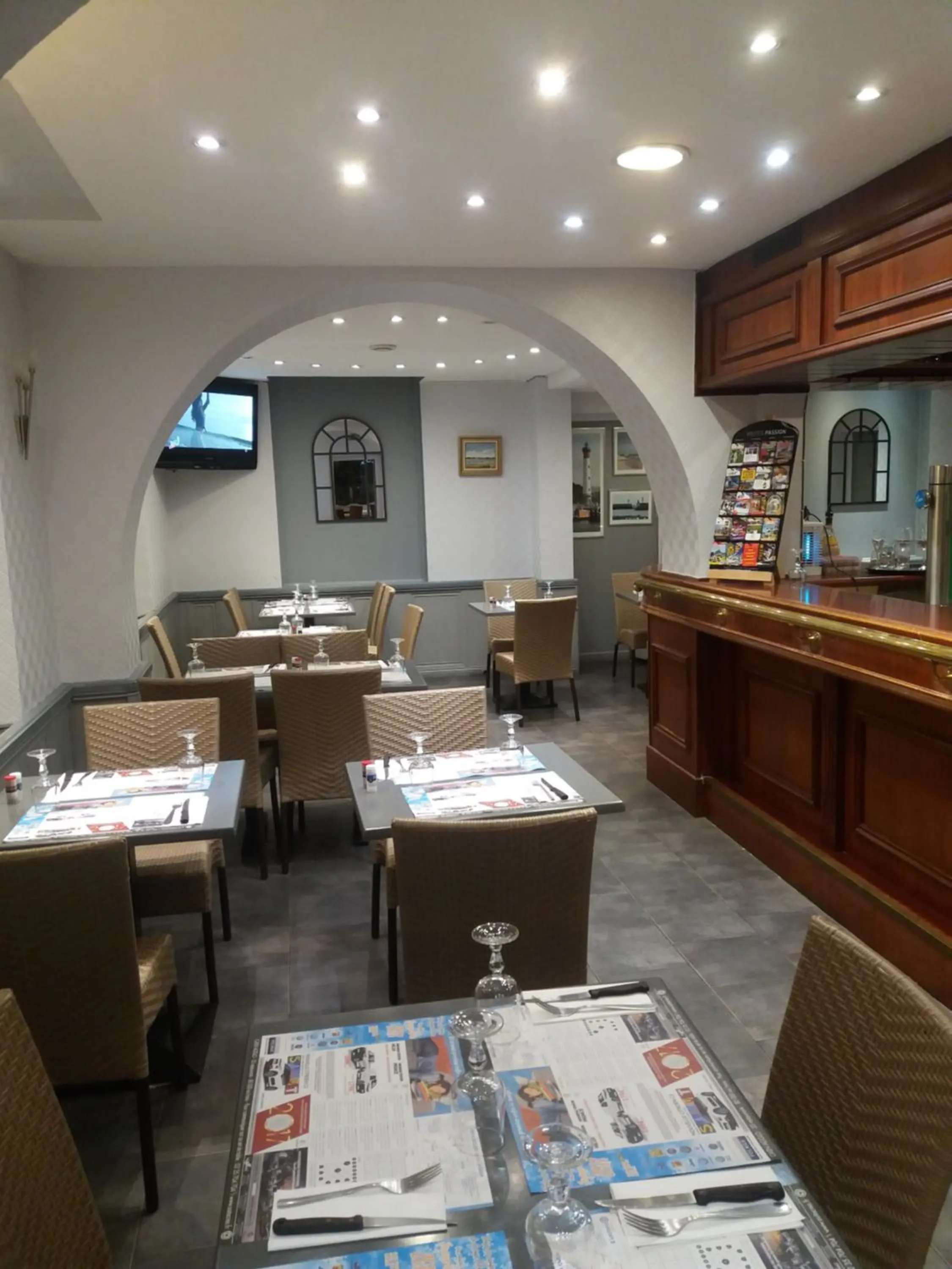 Restaurant/places to eat in L'Ecailler