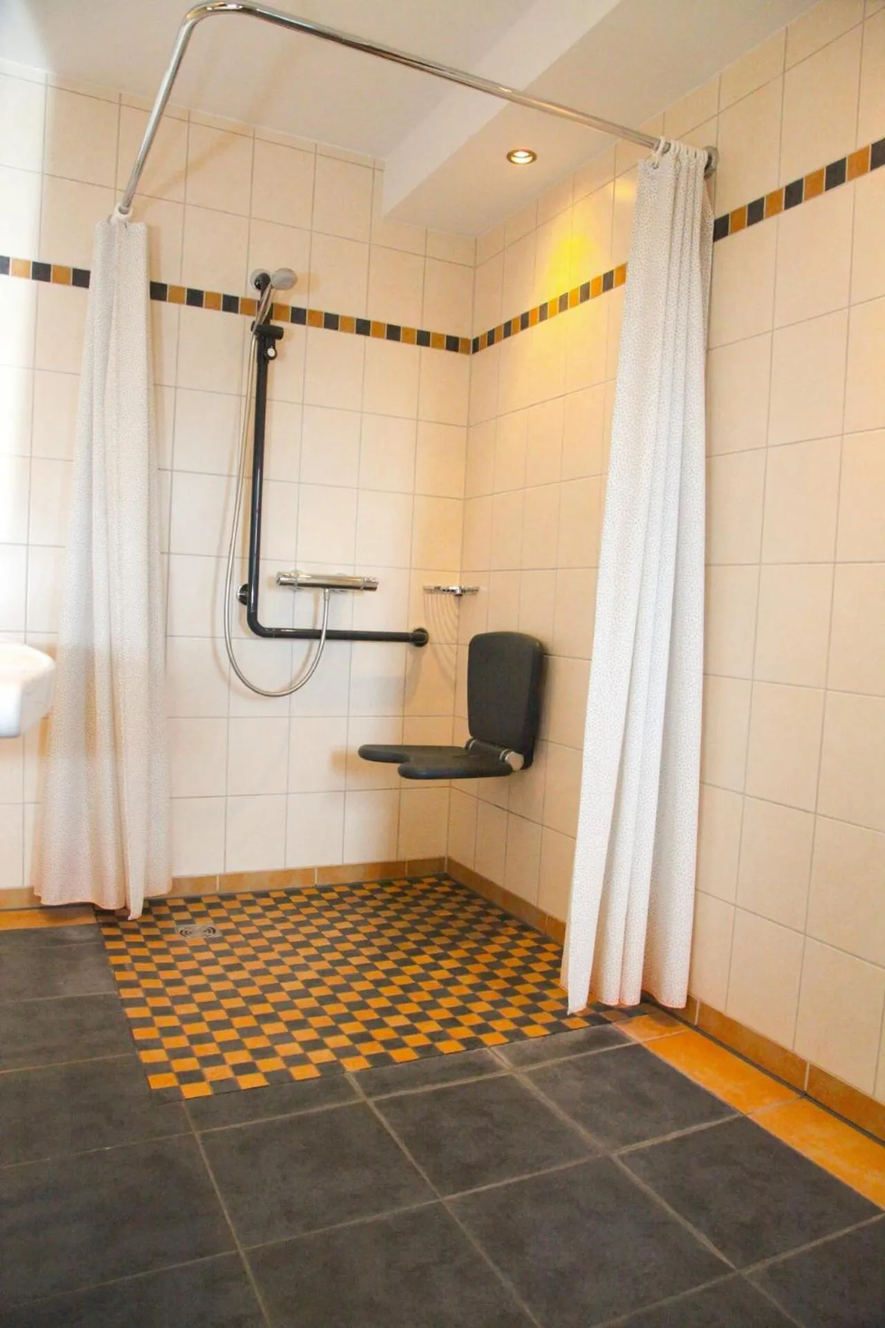 Shower in Wolfshotel am Arendsee