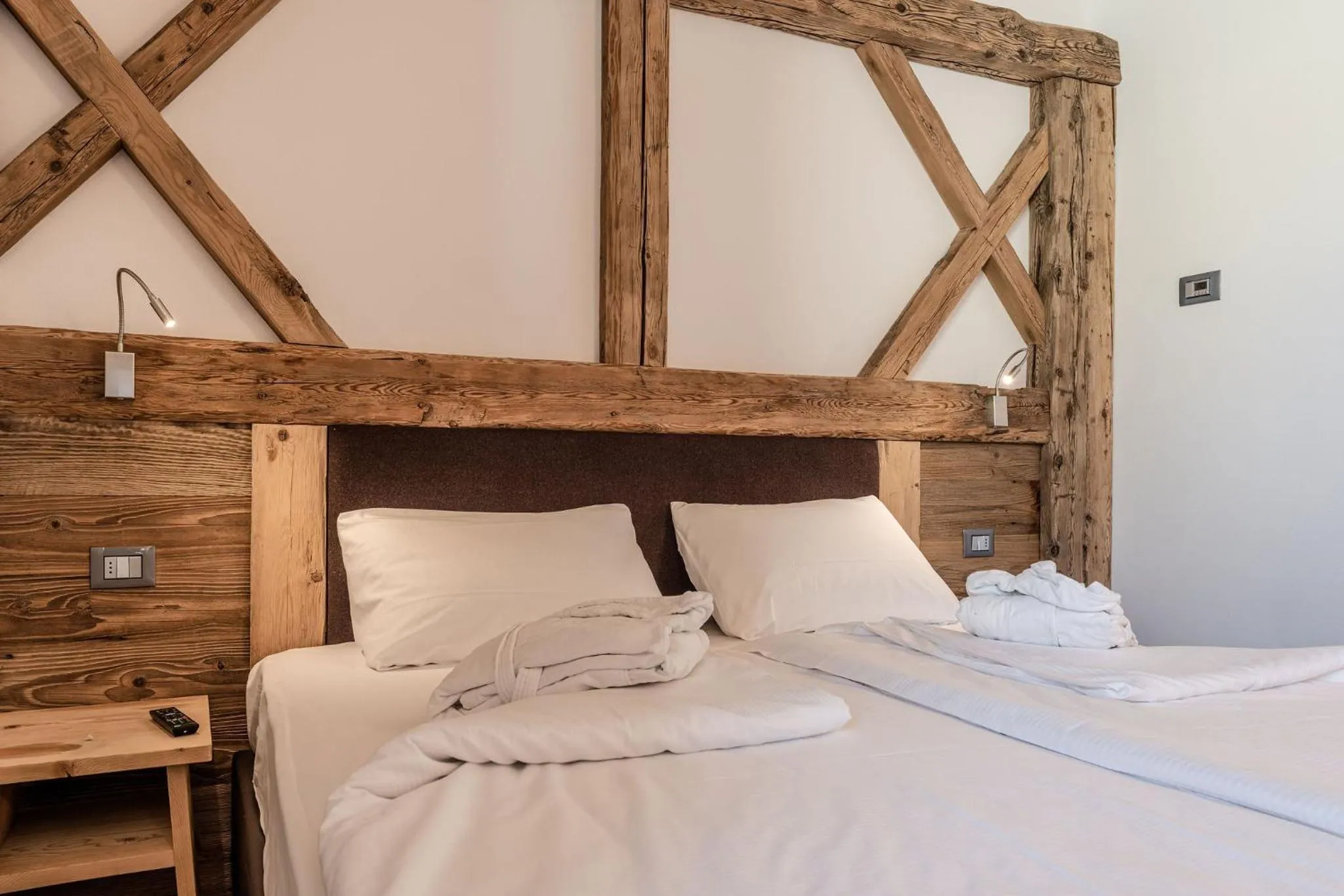 Bedroom, Bed in CAPANNA PRESENA