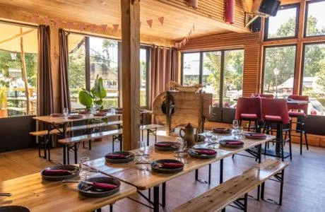 Restaurant/places to eat in Mobile Homes by KelAir at Camping Domaine des Ormes