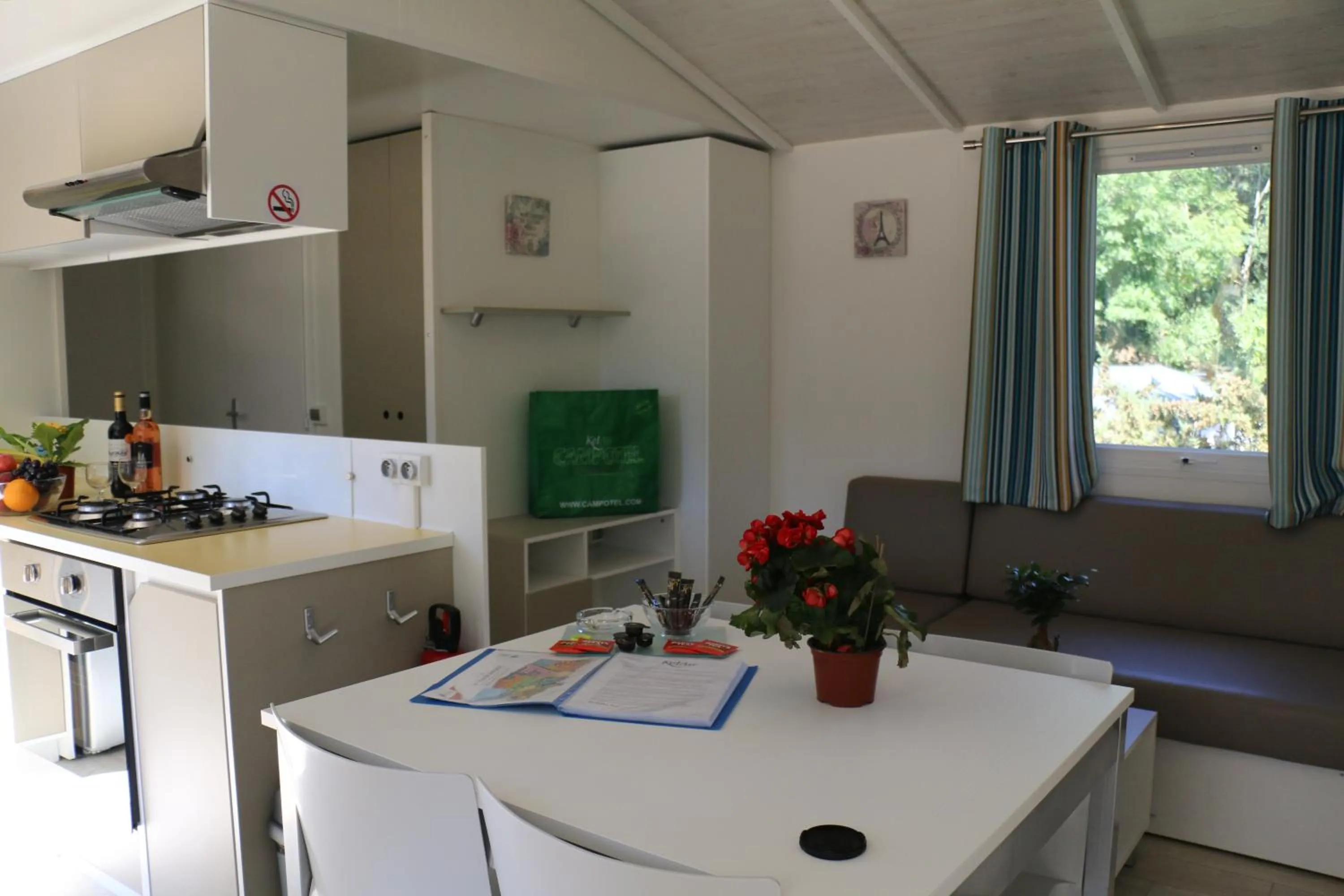 Kitchen or kitchenette in Mobile Homes by KelAir at Camping Domaine des Ormes