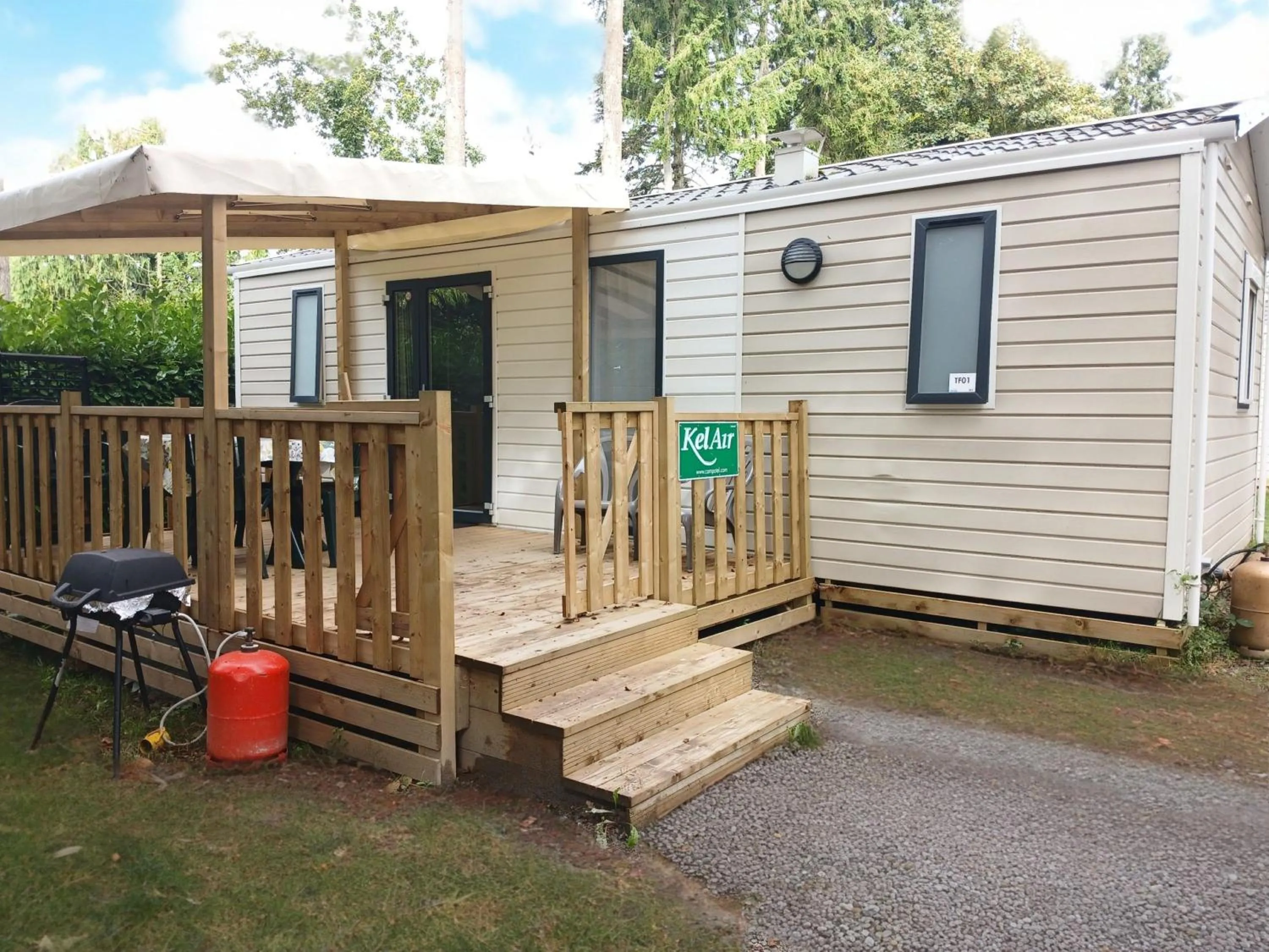 Property building in Mobile Homes by KelAir at Camping Domaine des Ormes