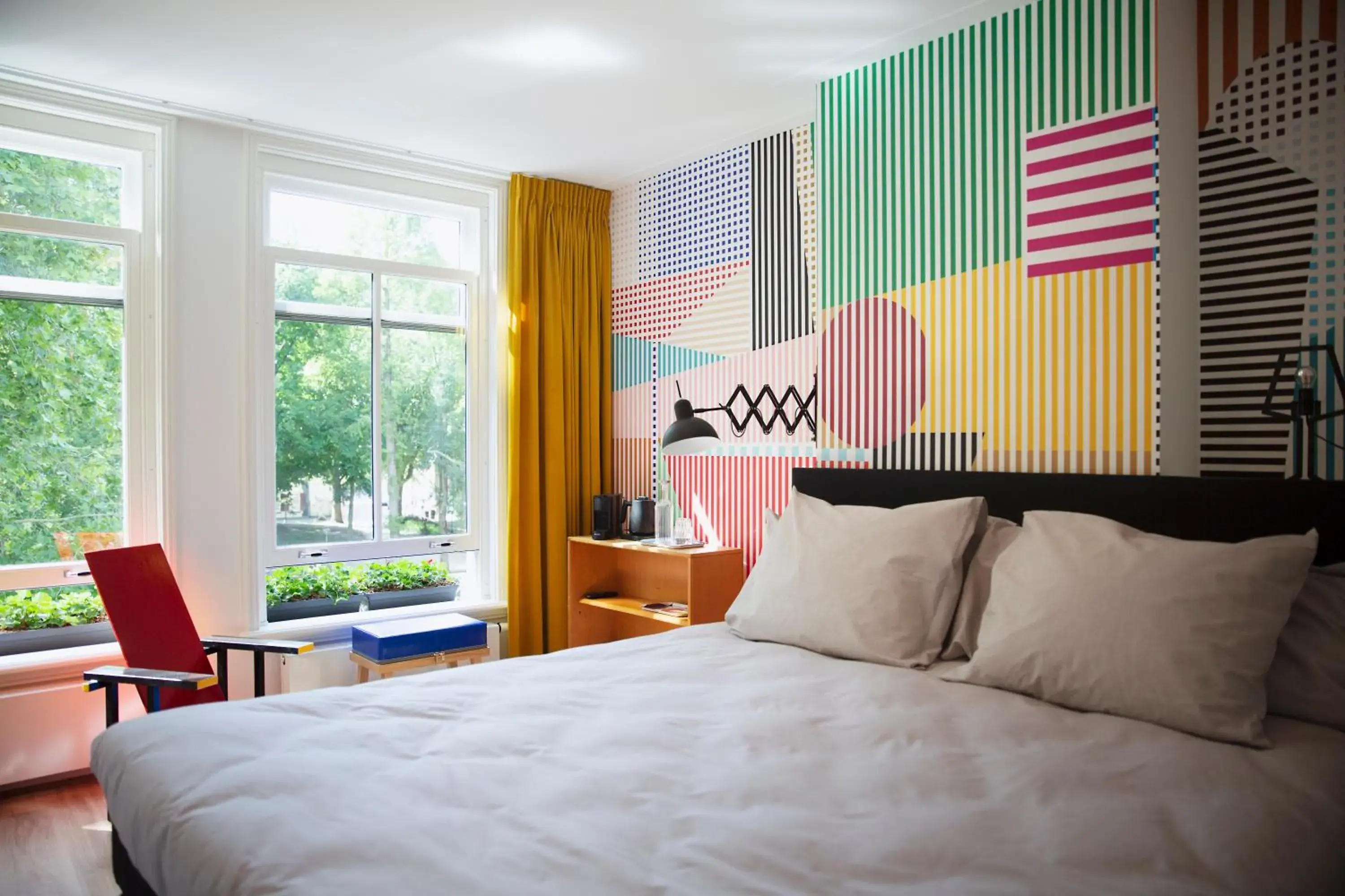 Deluxe Double Room with Bath in MUZE Hotel Utrecht Deluxe Double Room with Bath in MUZE Hotel Utrecht