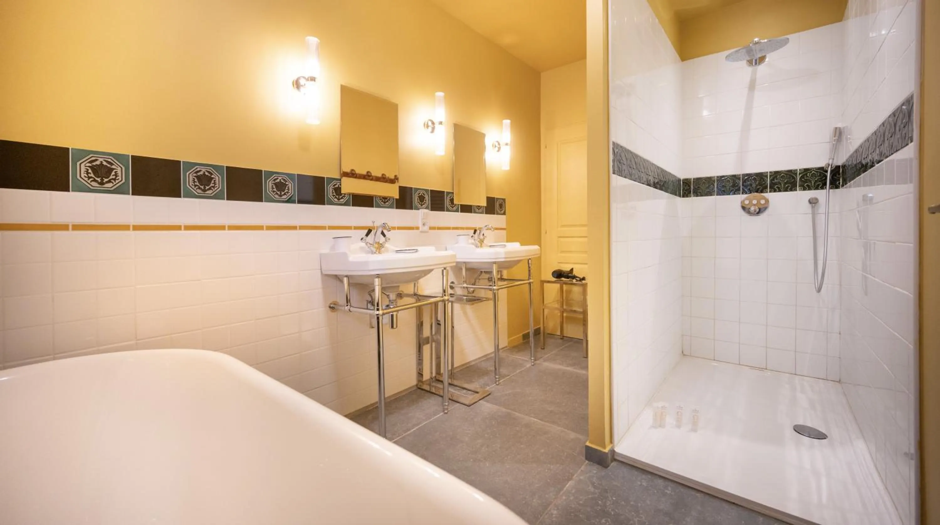 les Myrrhophores et Spa, Chambres d'Hôtes et Gîtes de charme